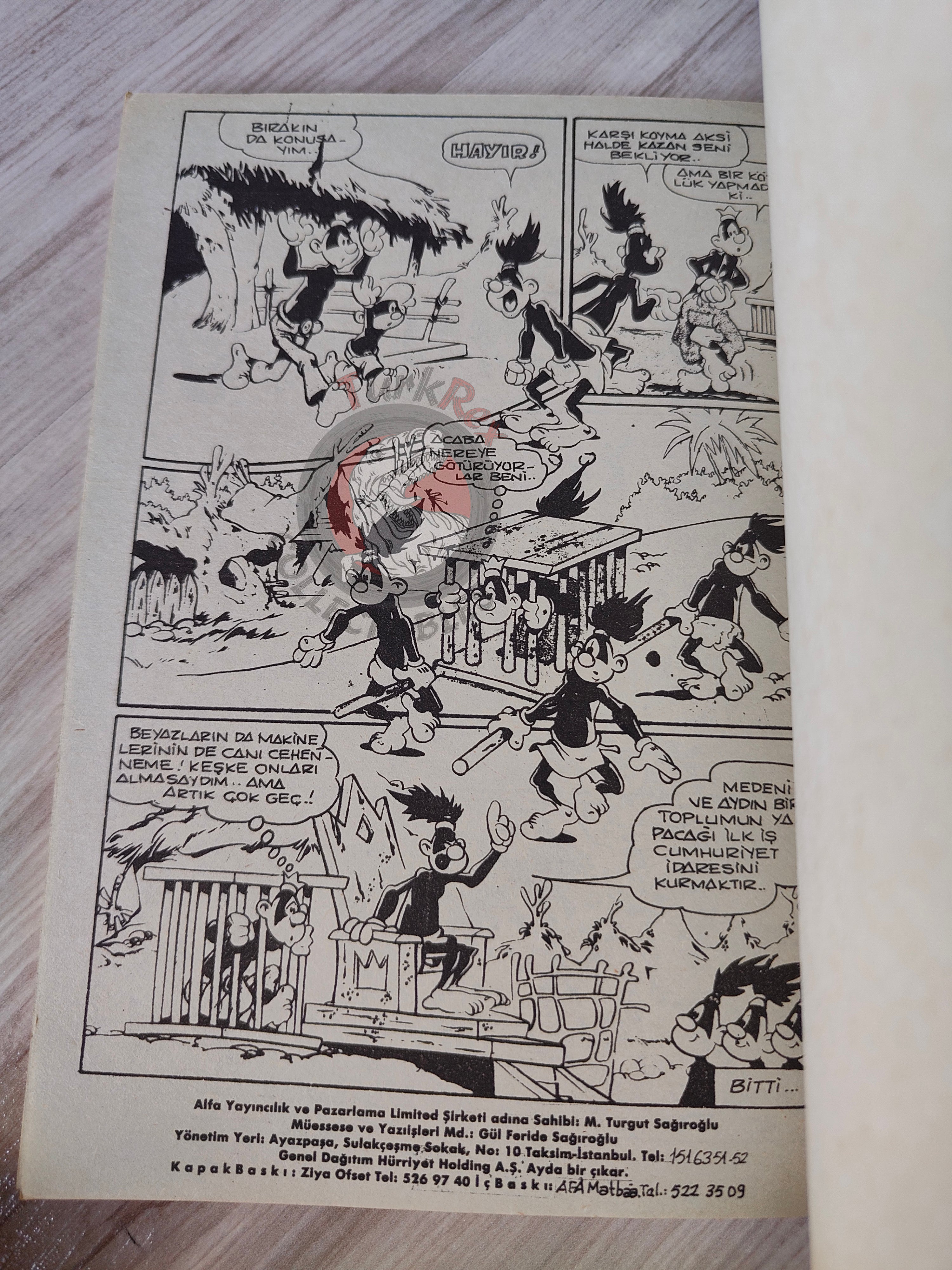 Tintin – Tintin and the Lake of Sharks mid 1980s Turkish Edition Comic Turkey 1
