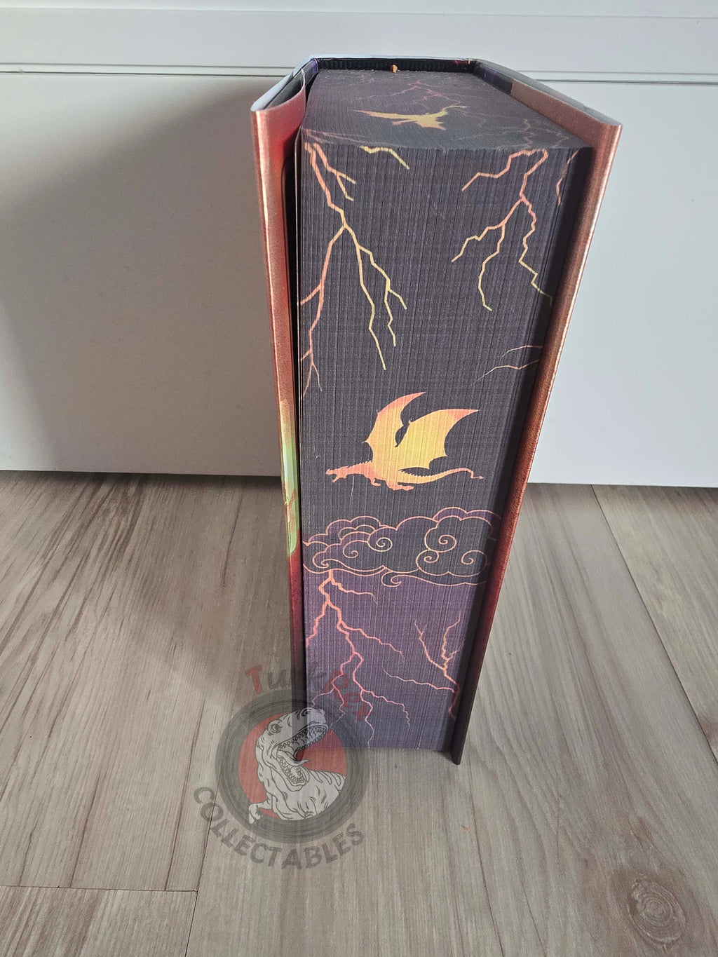 Rebecca Yarros –  Iron Flame 2024 1st HC/DJ Turkish Book Turkey Sprayed edges