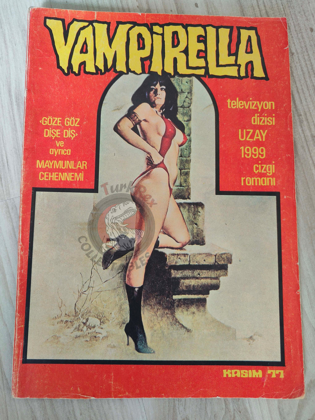 Vampirella #29 1977 Turkish Comic Turkey Warren cover #61 #62 Space 1999 Planet Of The Apes