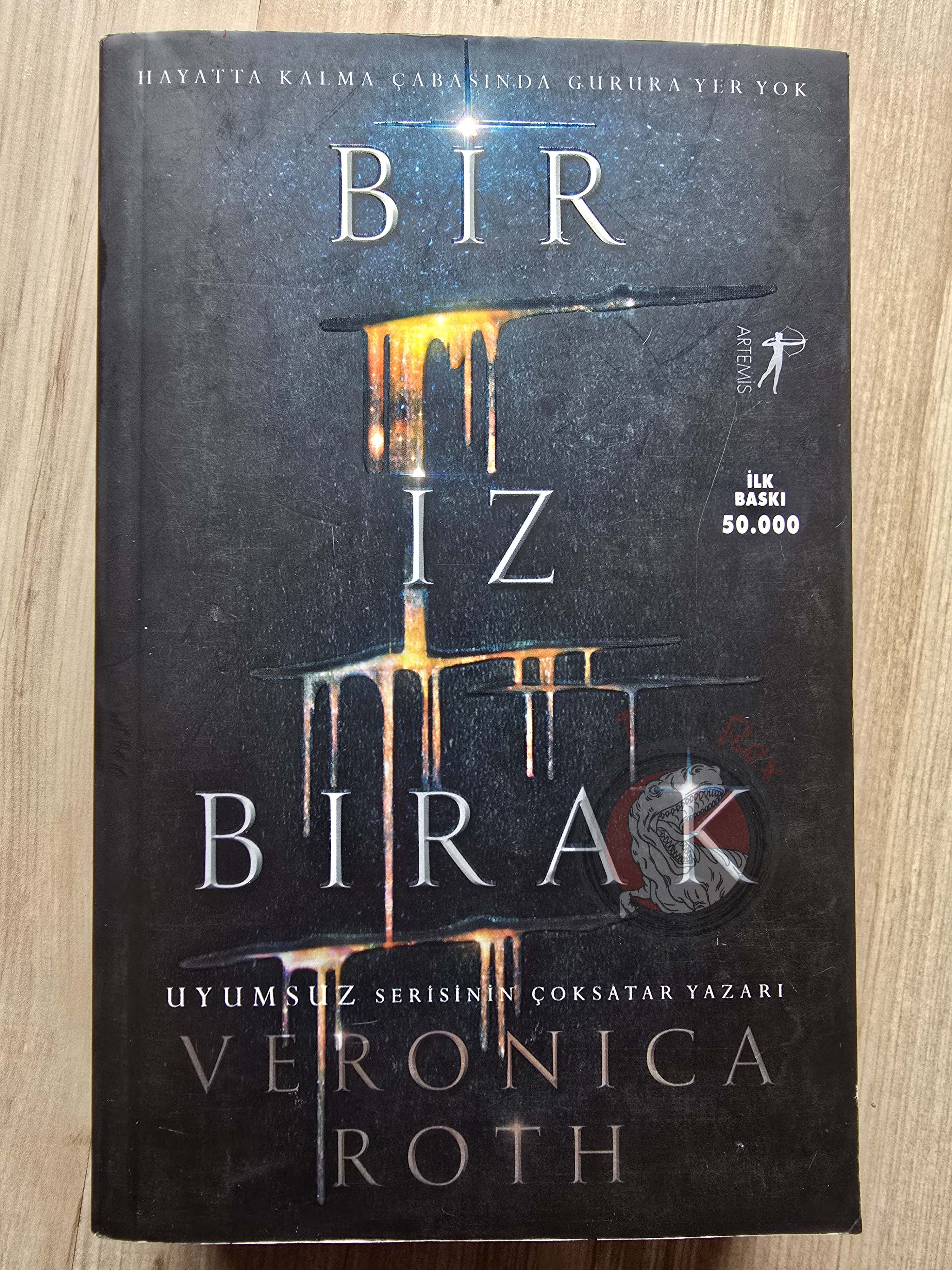 Veronica Roth – Carve the Mark 2017 1st Turkish Book Turkey