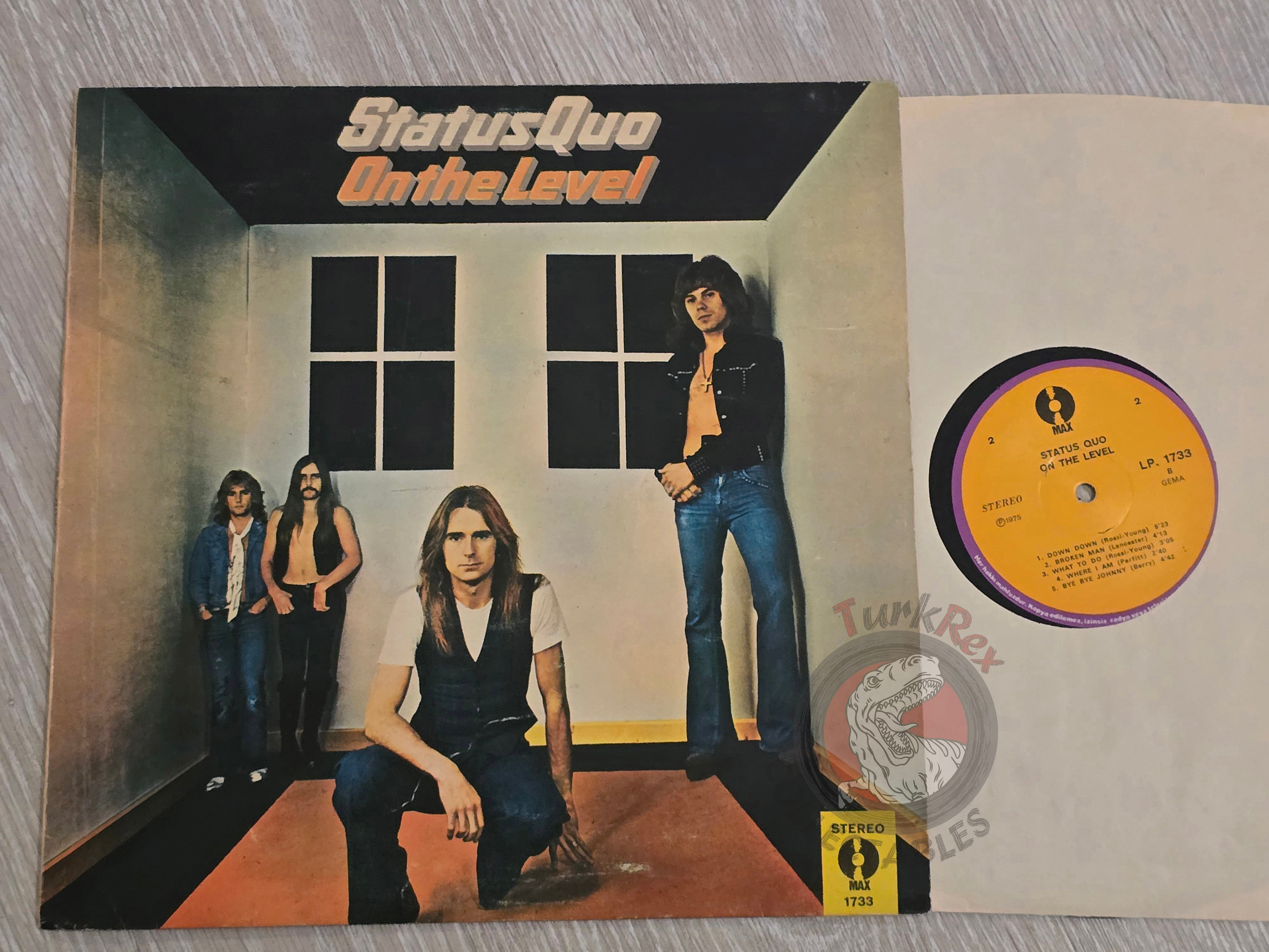 Status Quo – On The Level Turkish Pressing Vinyl Turkey Edition