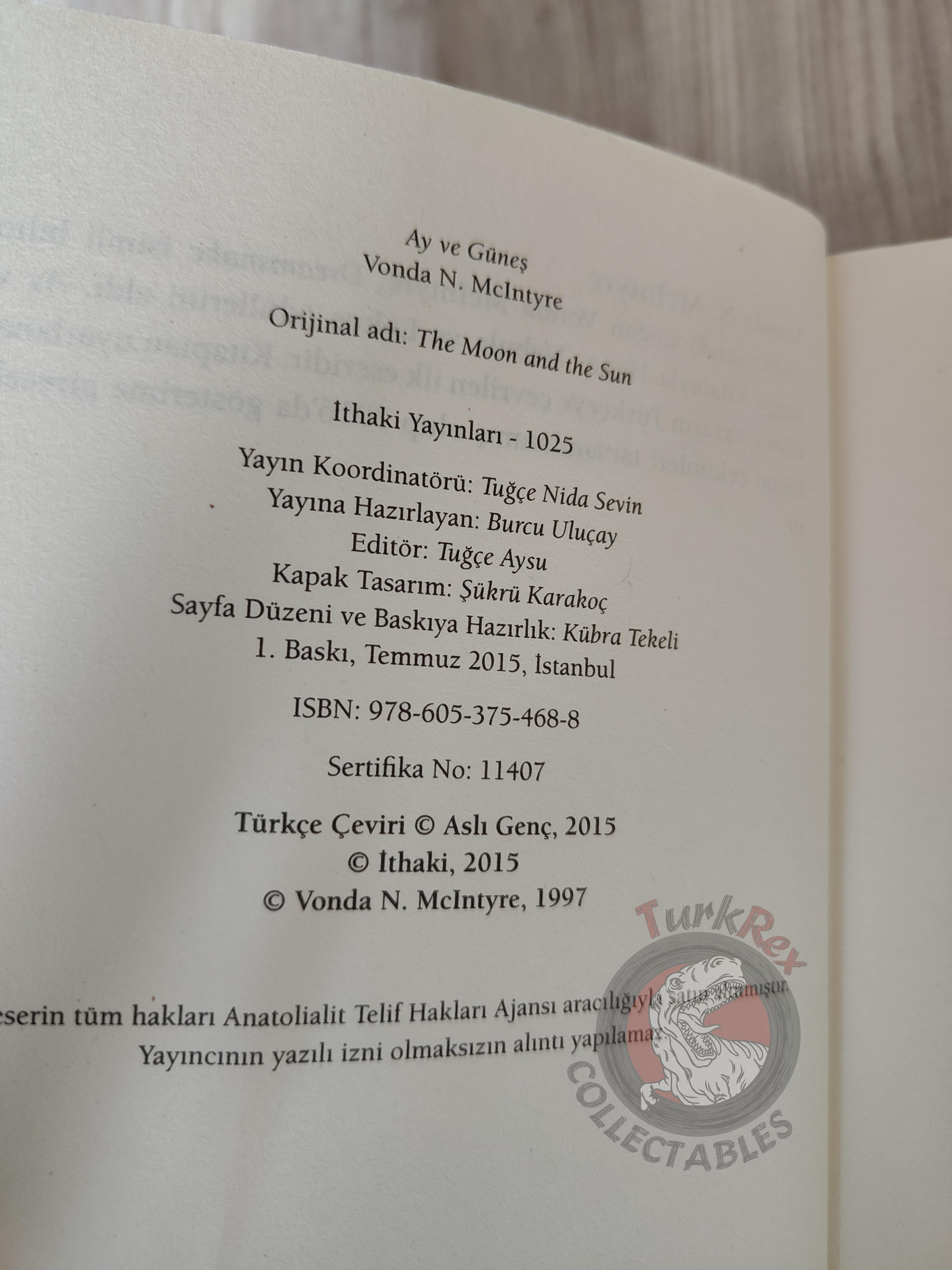 Vonda N. McIntyre  – The Moon and the Sun 2015 Turkish Book Turkey