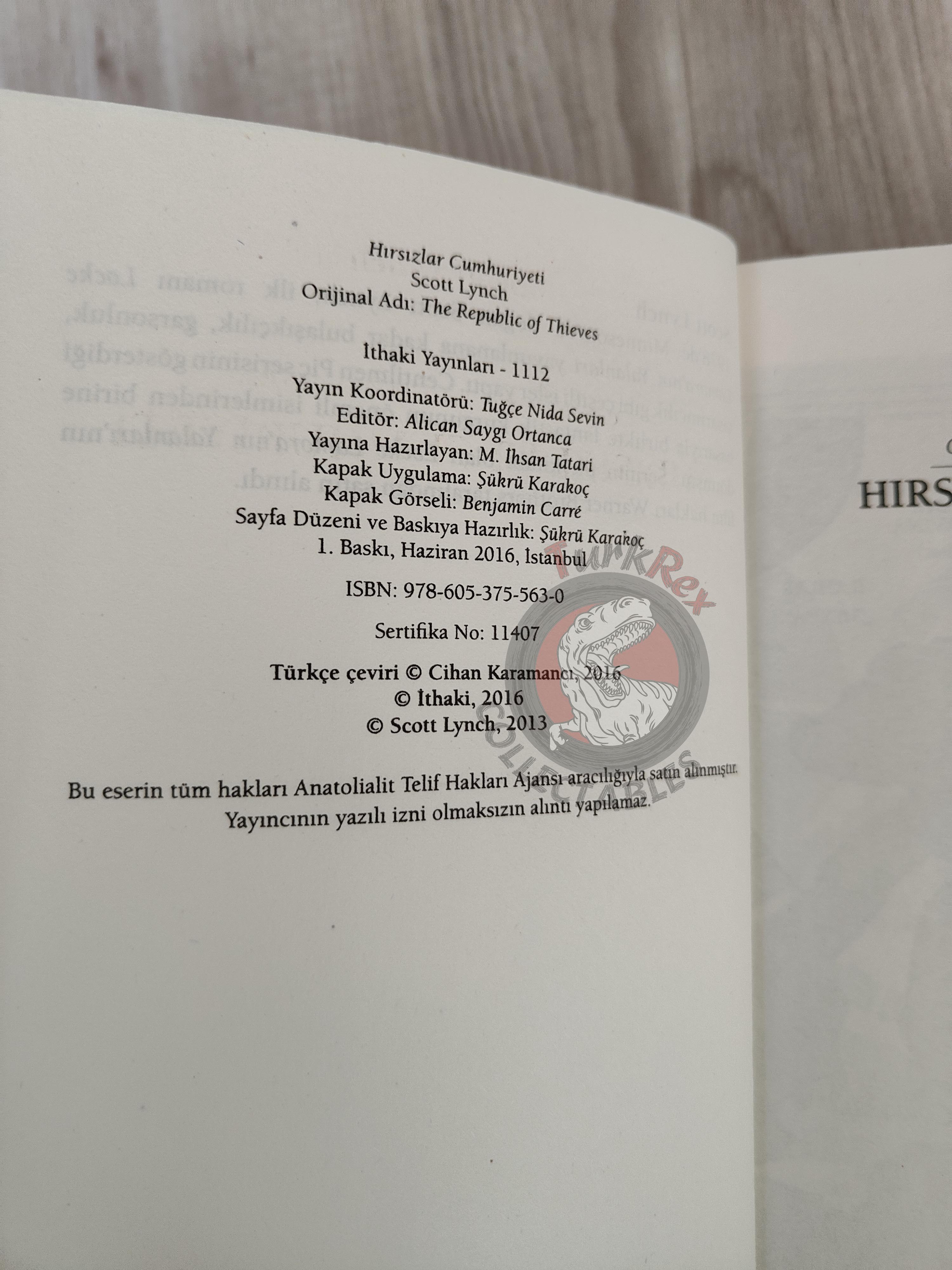 Scott Lynch – The Republic of Thieves 2016 1st Turkish Book Turkey Gentleman Bastard