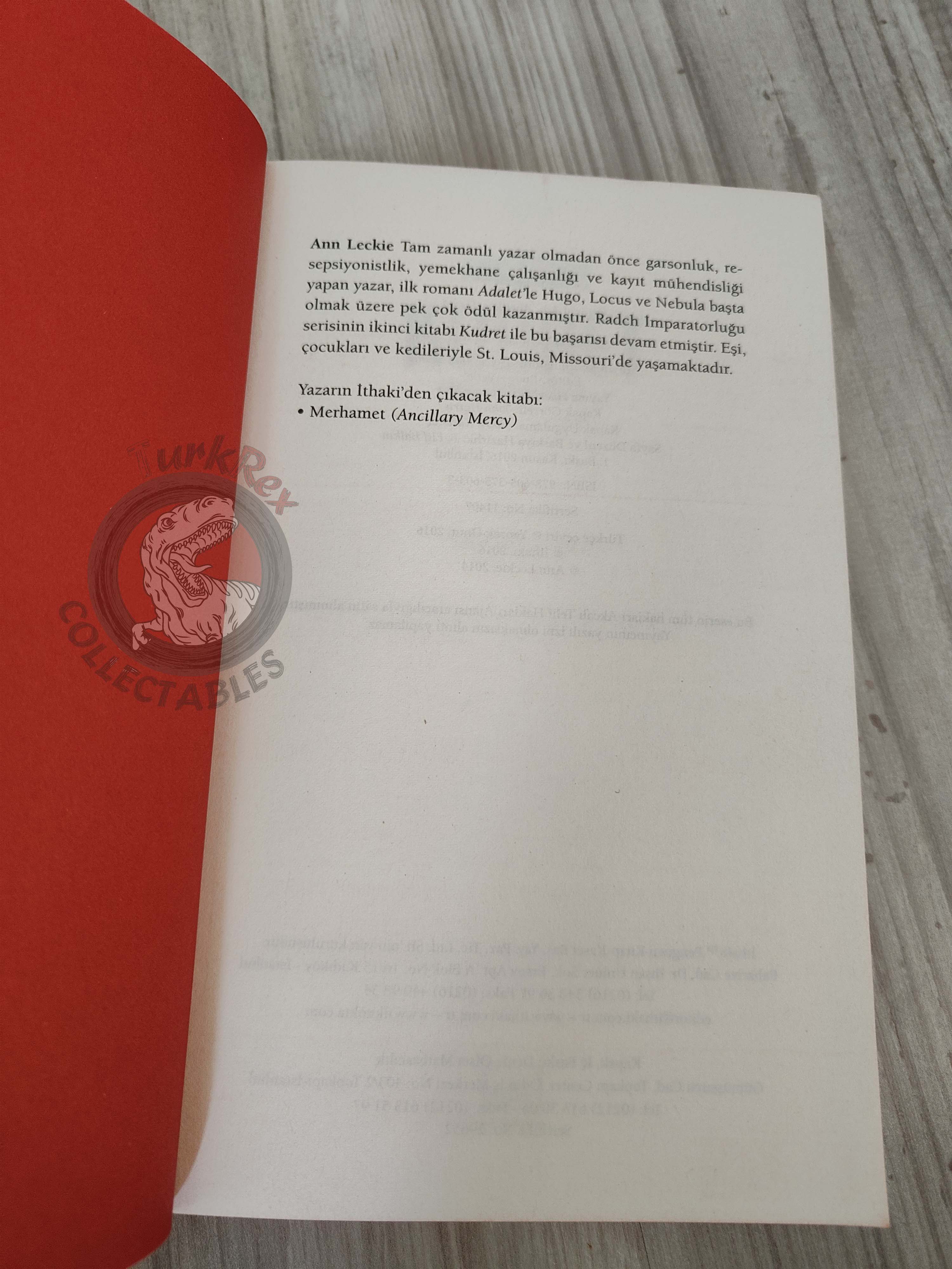Ann Leckie – Ancillary  Sword 2016 1st Turkish Book Turkey