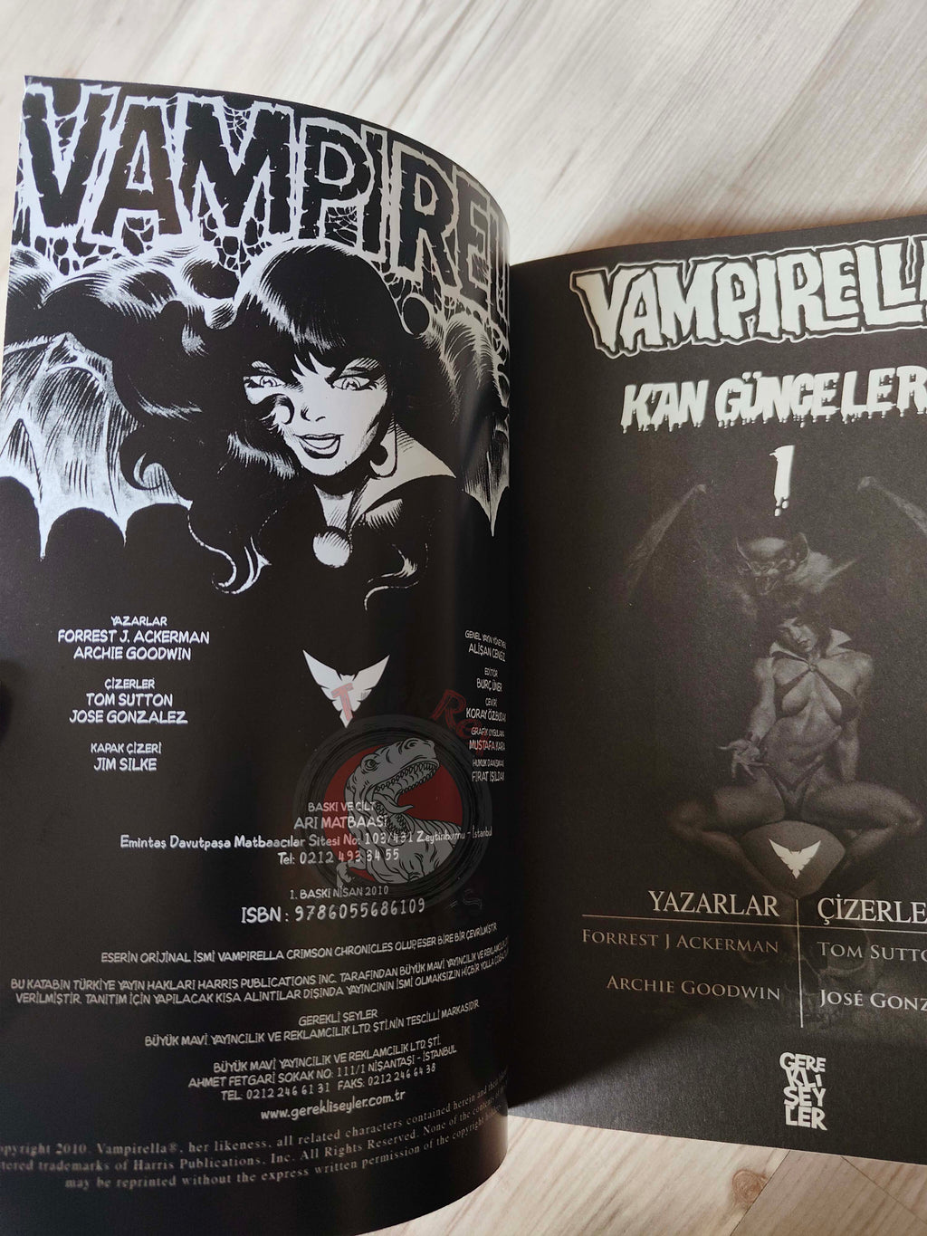 Vampirella Crimson Chronicles #1 2010 Turkish Comic Turkey Jim Silke