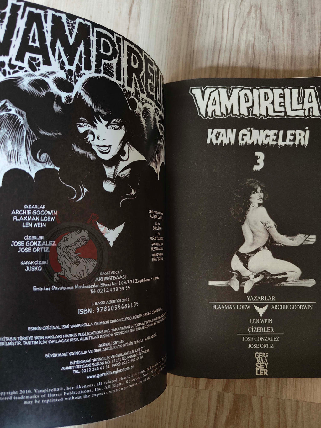 Vampirella Crimson Chronicles #3 2010 Turkish Comic Turkey Joe Jusko