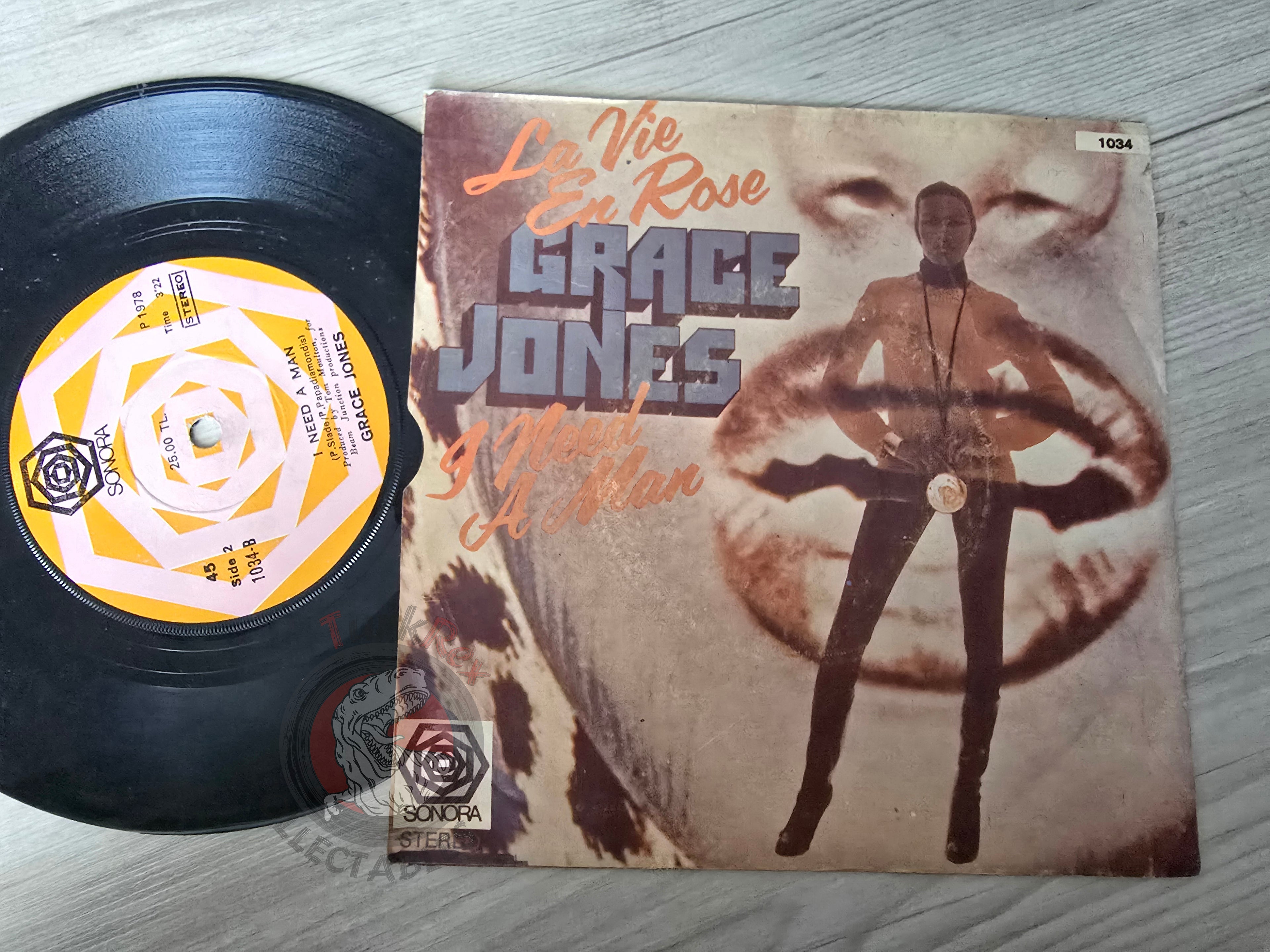 Grace Jones – La Vie En Rose 7" Turkish Pressing Vinyl Turkey Edition