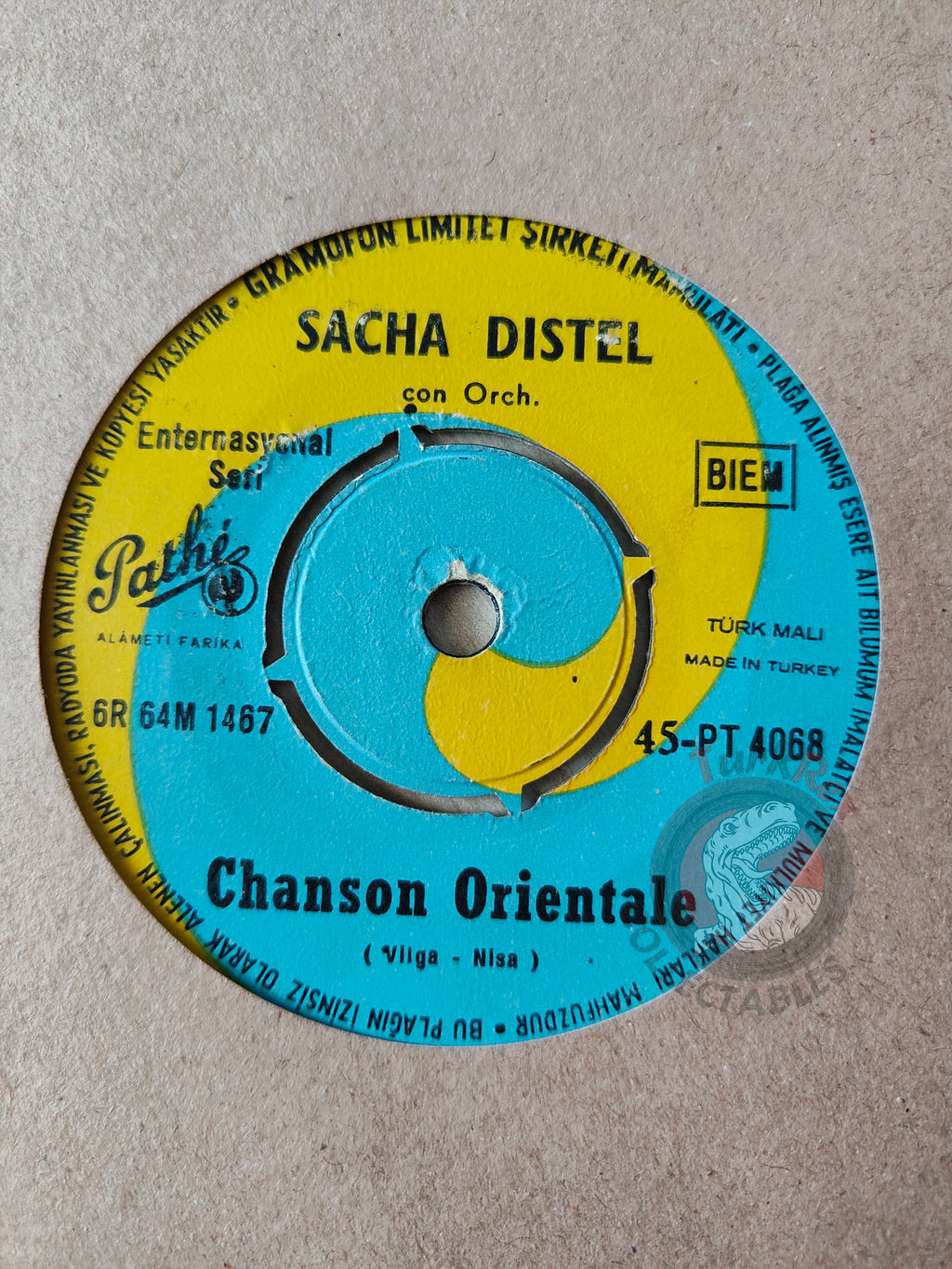 Sacha Distel – Il Tient Le Monde 7" Turkish Pressing Vinyl Turkey Edition