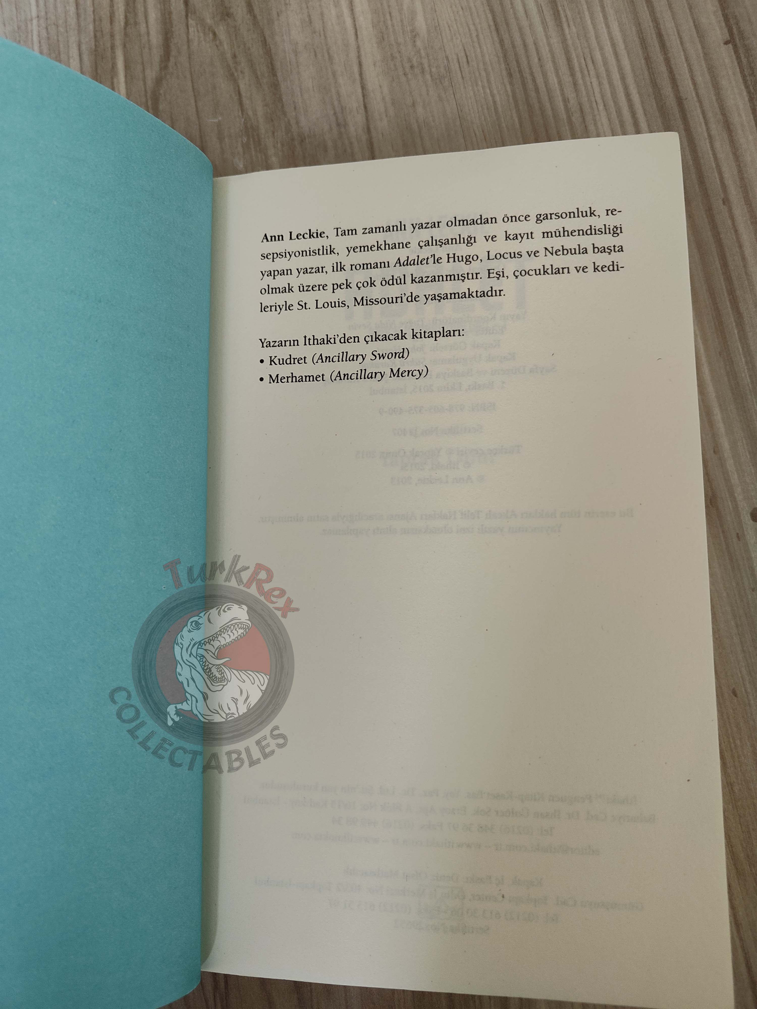 Ann Leckie – Ancillary Justice 2015 1st Turkish Book Turkey