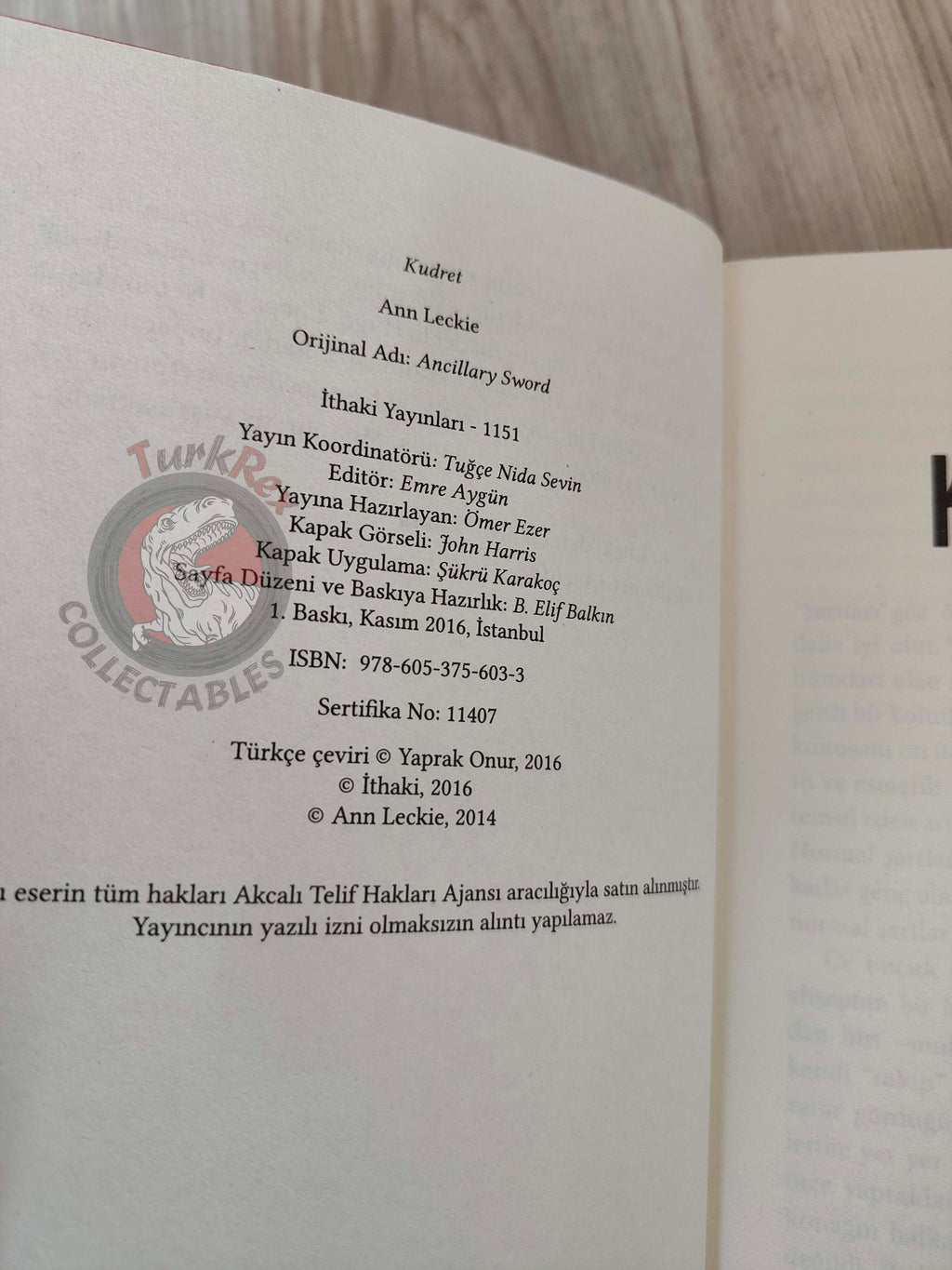 Ann Leckie – Ancillary  Sword 2016 1st Turkish Book Turkey