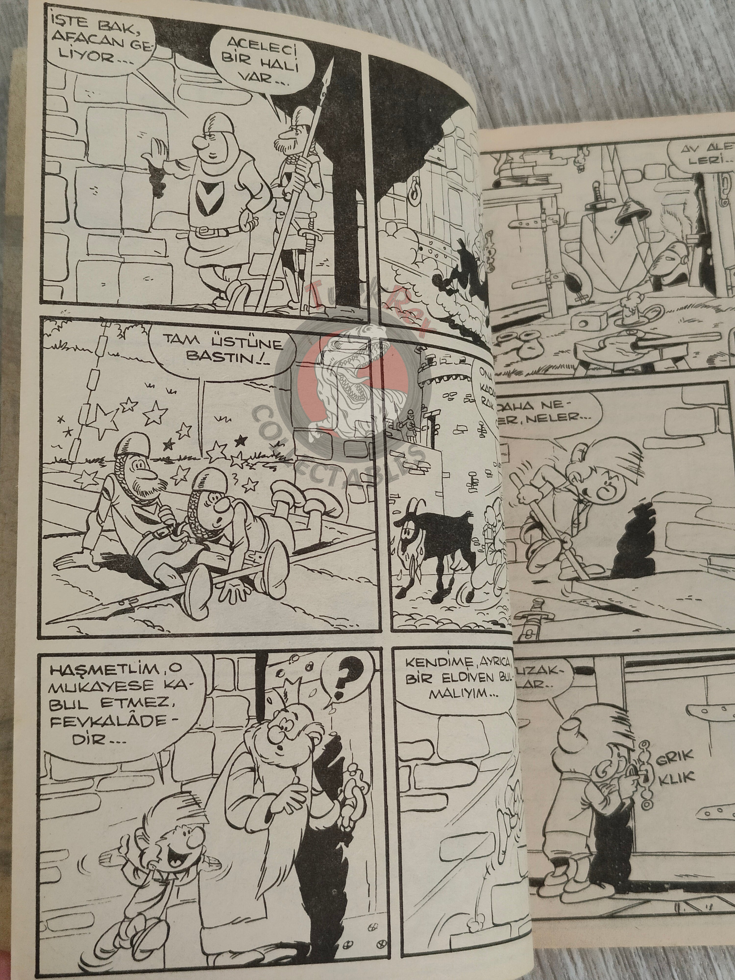 Johan et Pirlouit #18 1982 Turkish Comic Turkey  Le Sire de Montresor #8