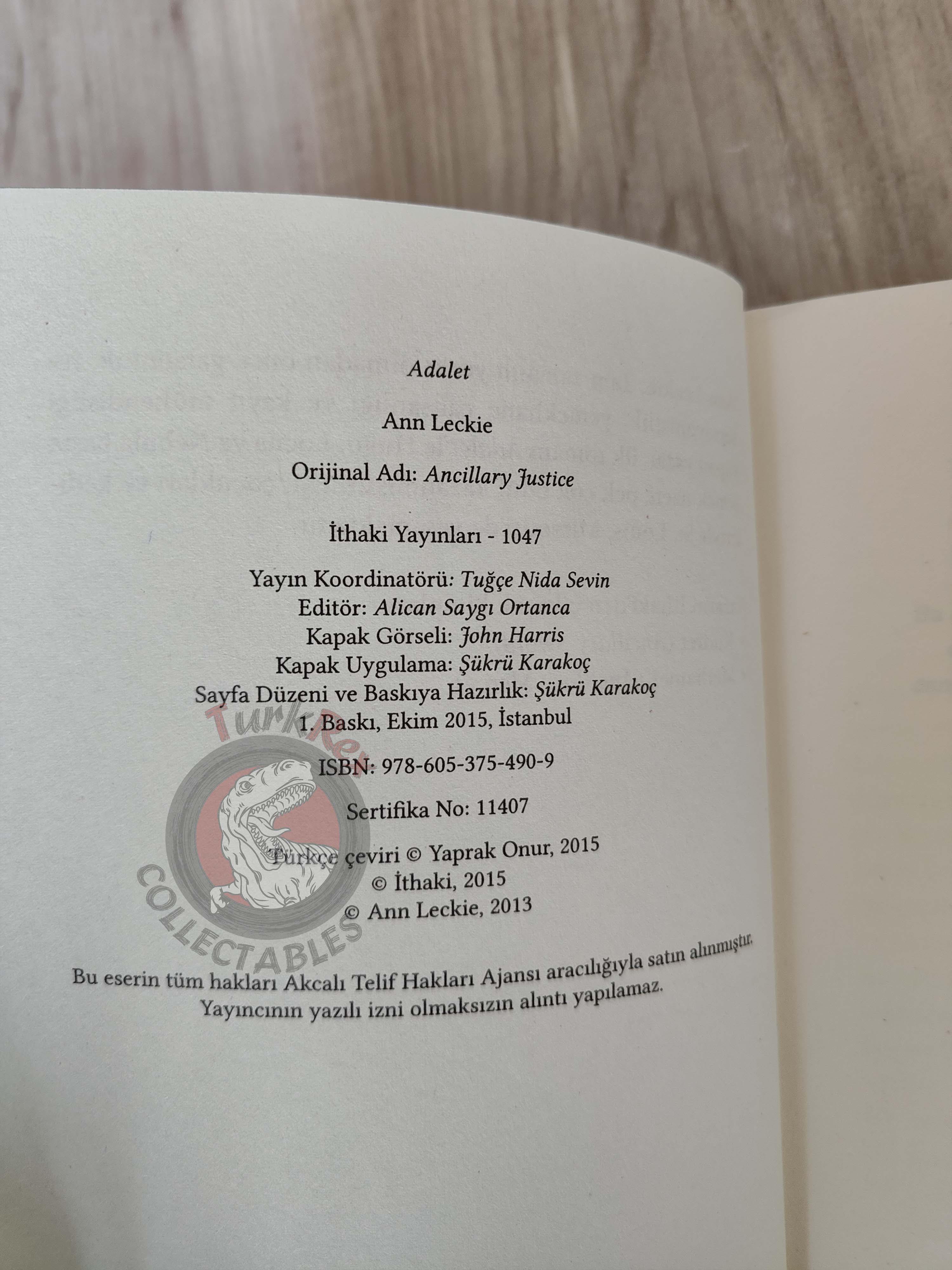 Ann Leckie – Ancillary Justice 2015 1st Turkish Book Turkey