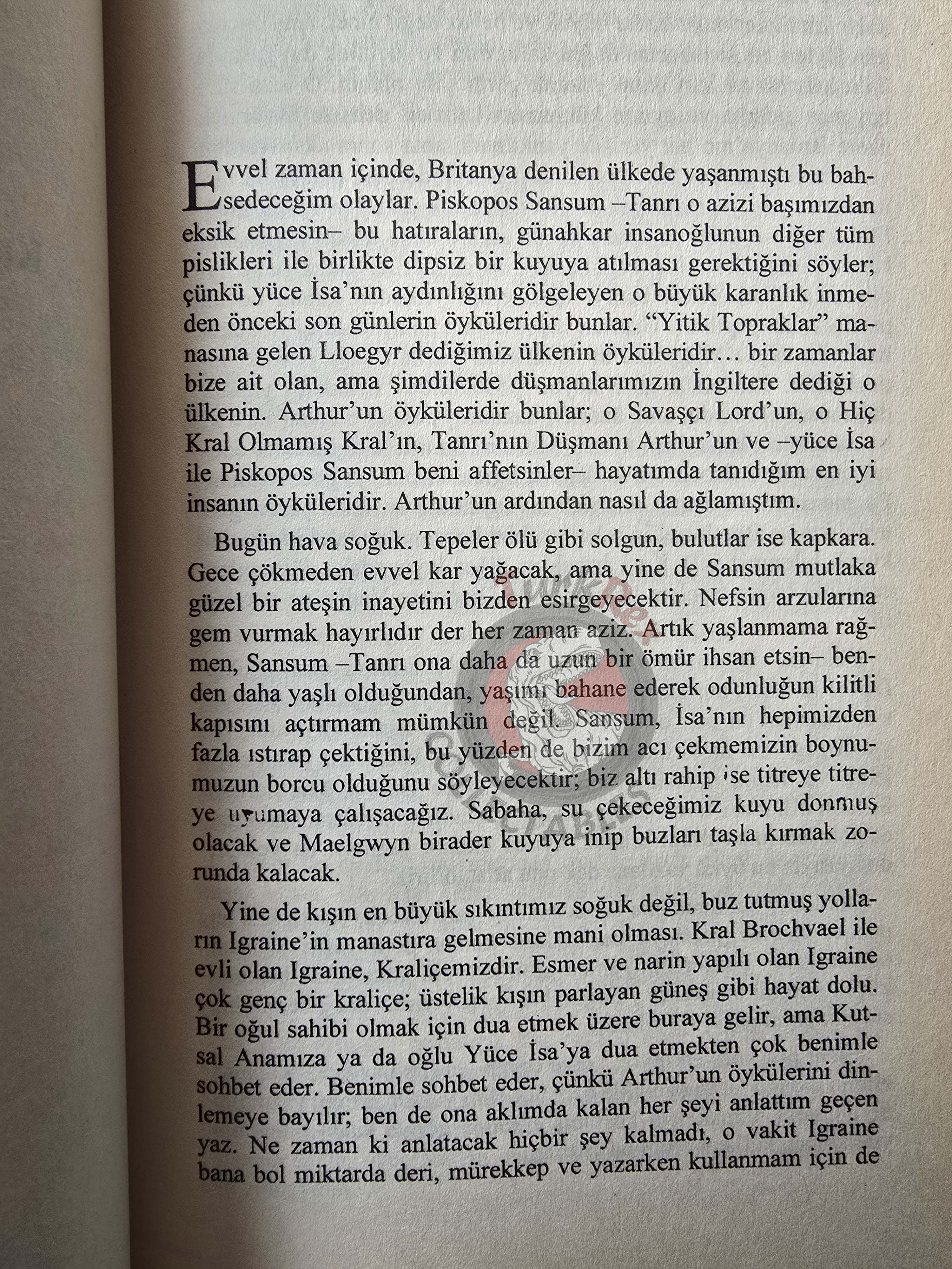 Bernard Cornwell  – The Warlord Chronicles 2004 1st Turkish Book Turkey