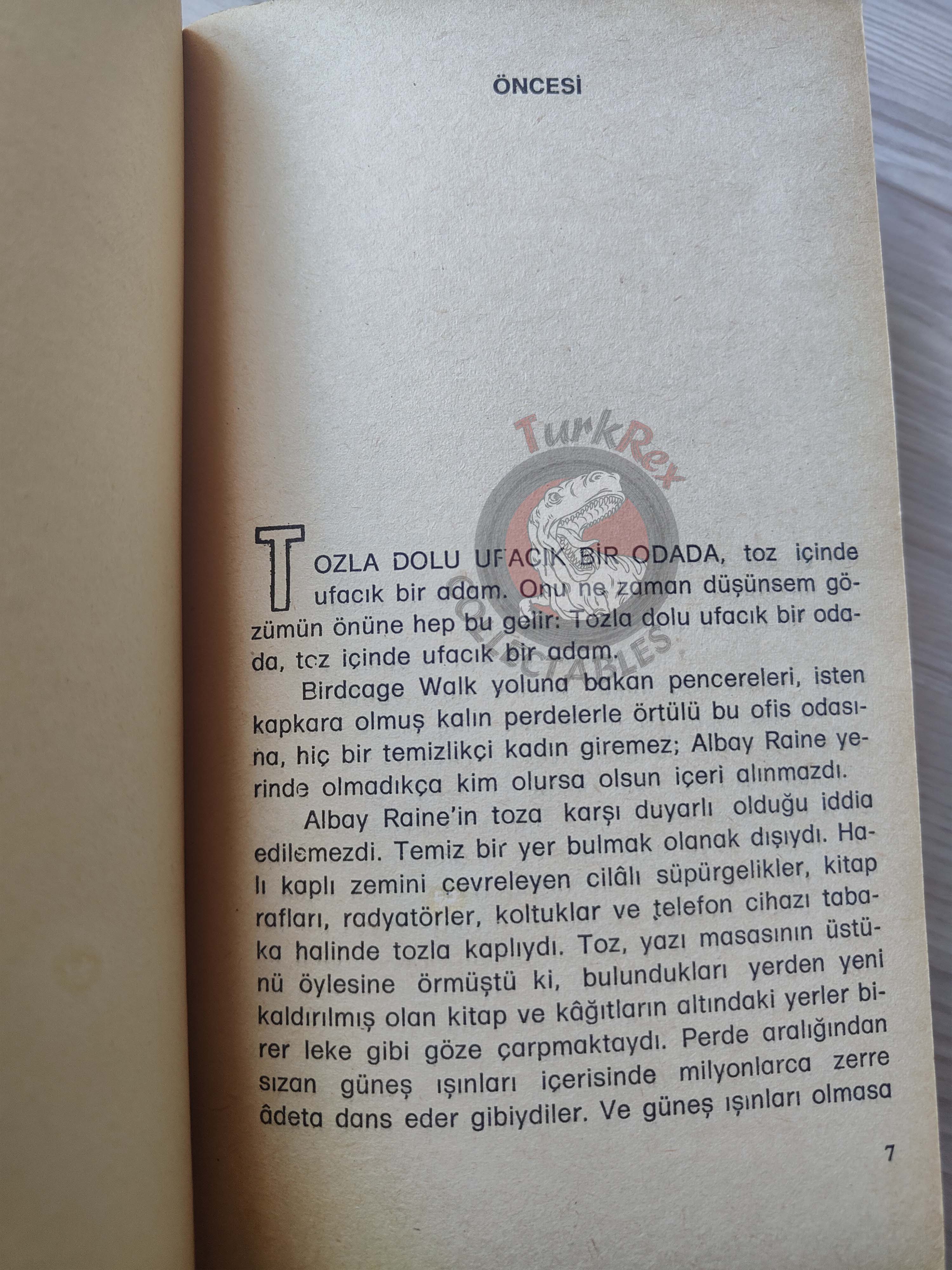 Alistair MacLean – The Dark Crusader 1975 1st Turkish Book Turkey