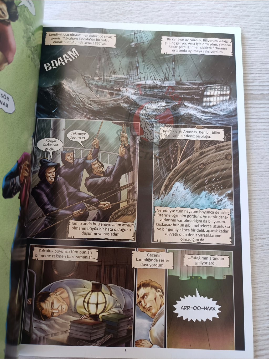 Twenty Thousand Leagues Under the Sea – Jules Verne Turkish Comic Turkey Campfire Classics