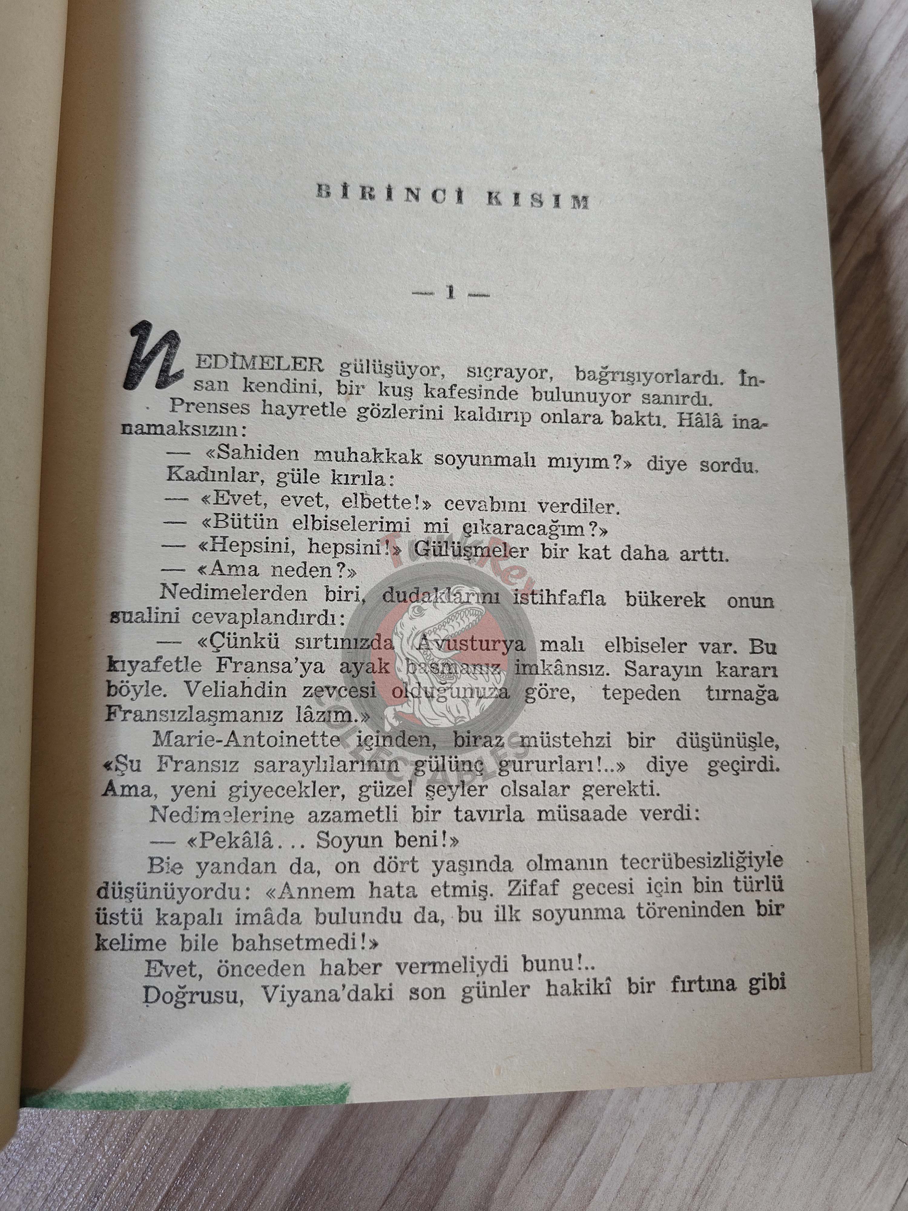 F. W. Kenyon – Marie Antoinette 1958 1st HC/DJ Turkish Book Turkey