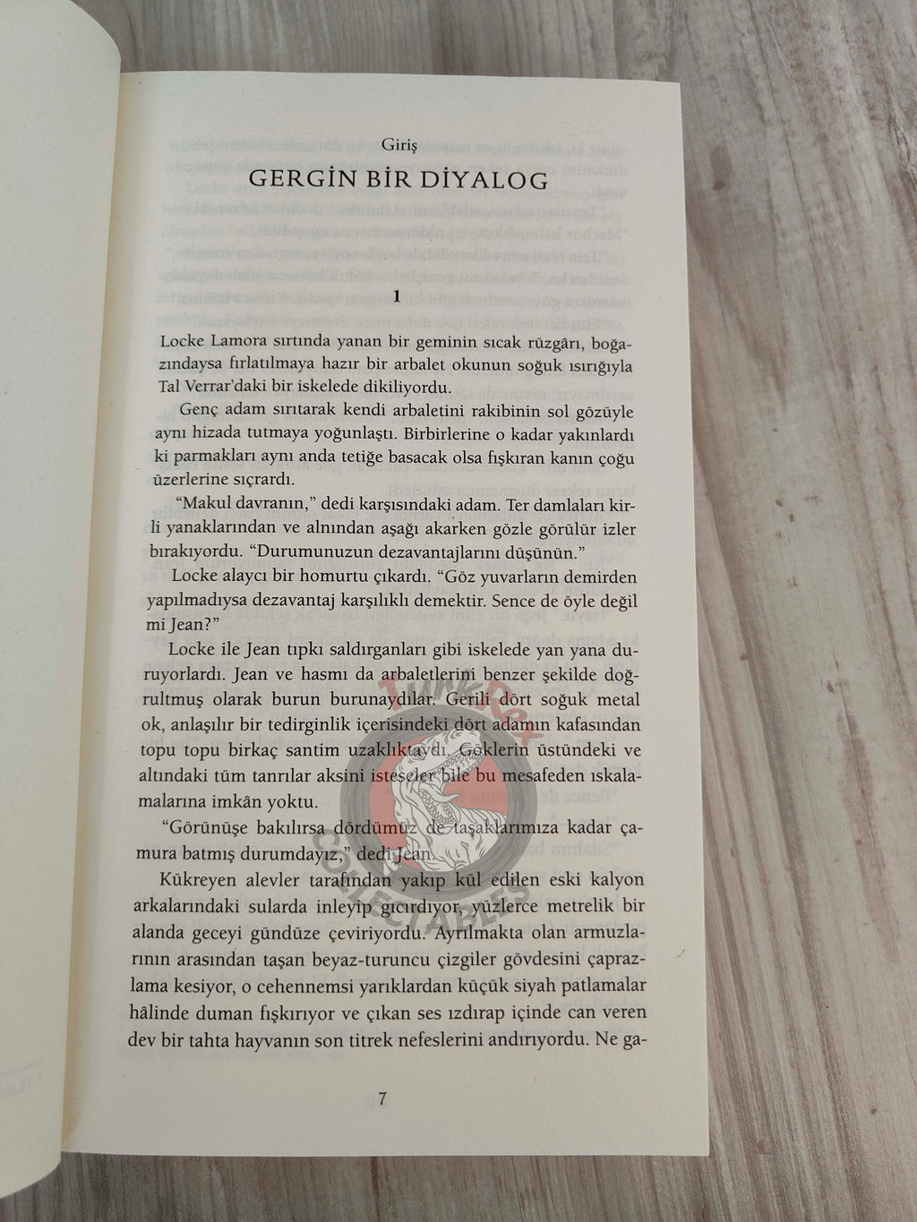 Scott Lynch – Red Seas Under Red Skies 2015 1st Turkish Book Turkey Gentleman Bastard