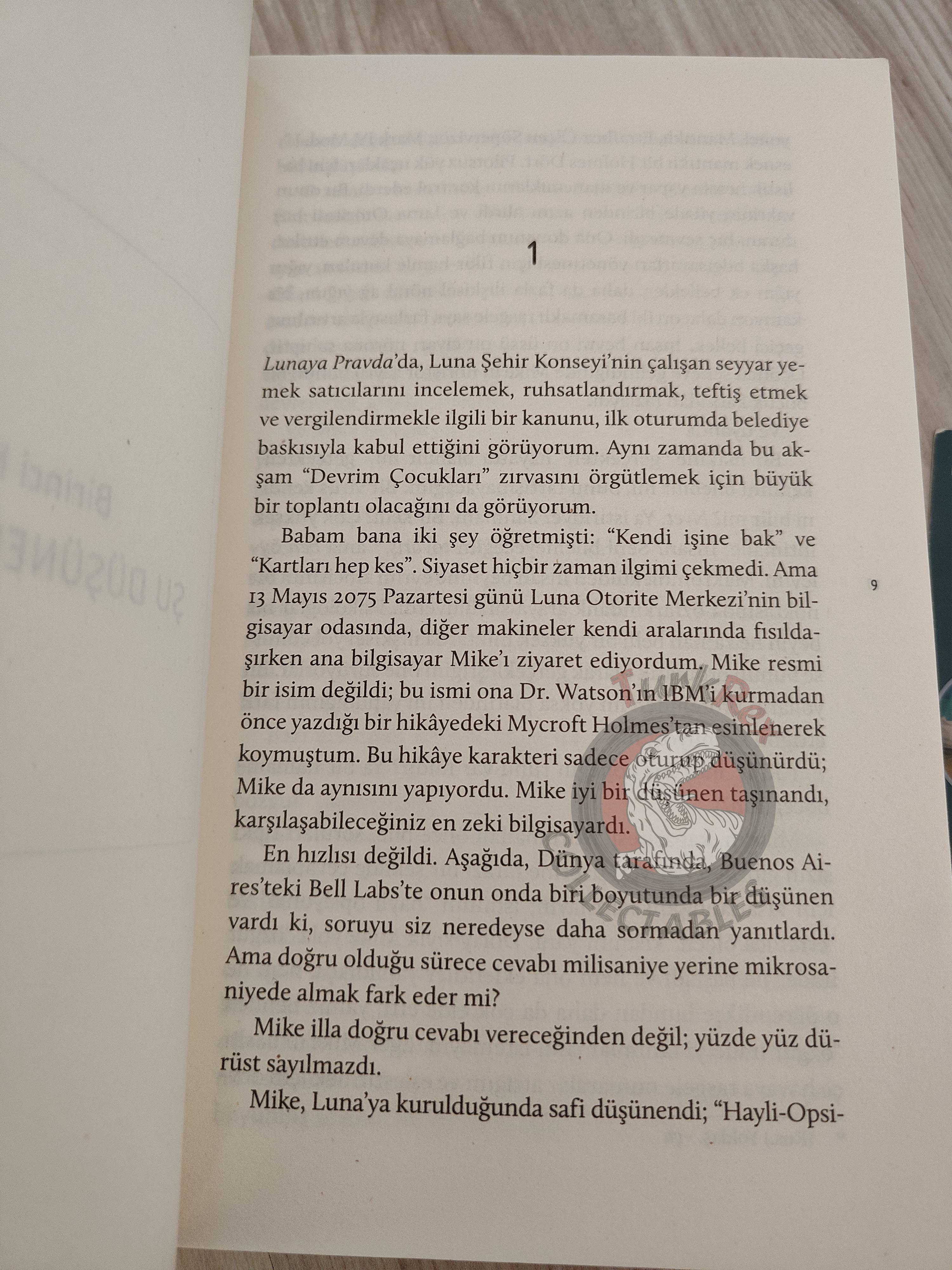 Robert A. Heinlein  – The Moon Is a Harsh Mistress 2017 Turkish Book Turkey