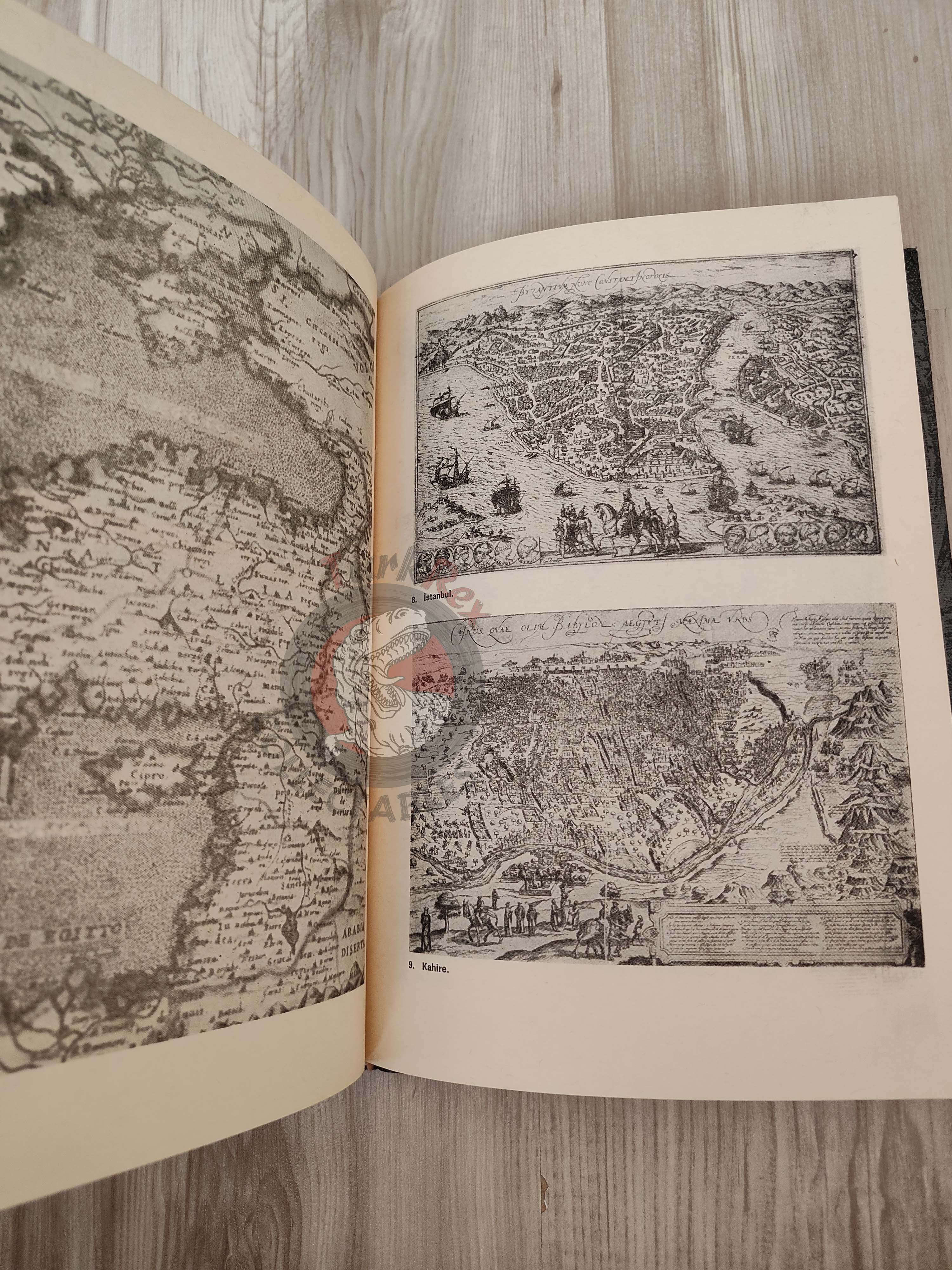 Life in Istanbul in the XVIth Century According to British Travellers 1983 Turkish Book Turkey