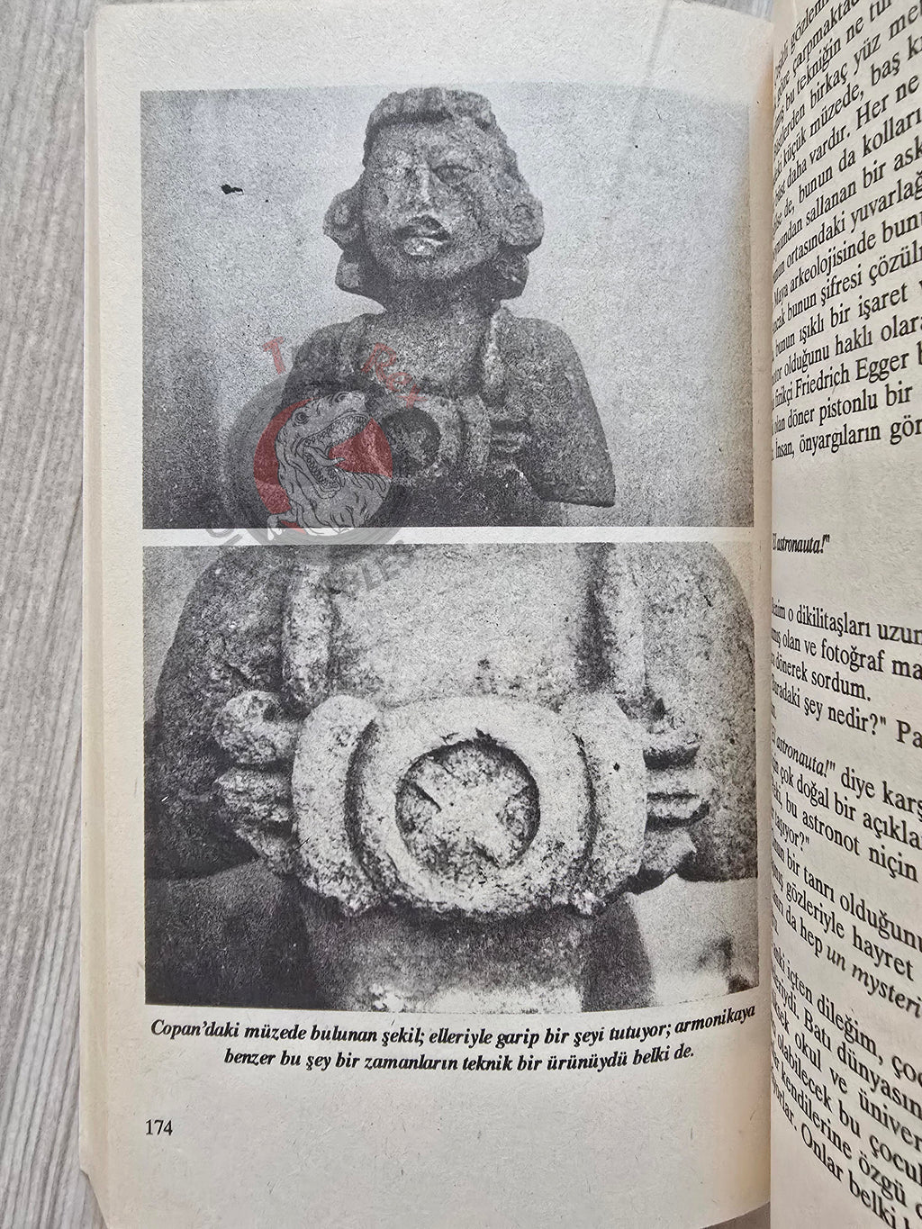 Erich von Däniken – Pathways to the Gods The Stones of Kiribati 1996 Turkish Book Turkey Ufology