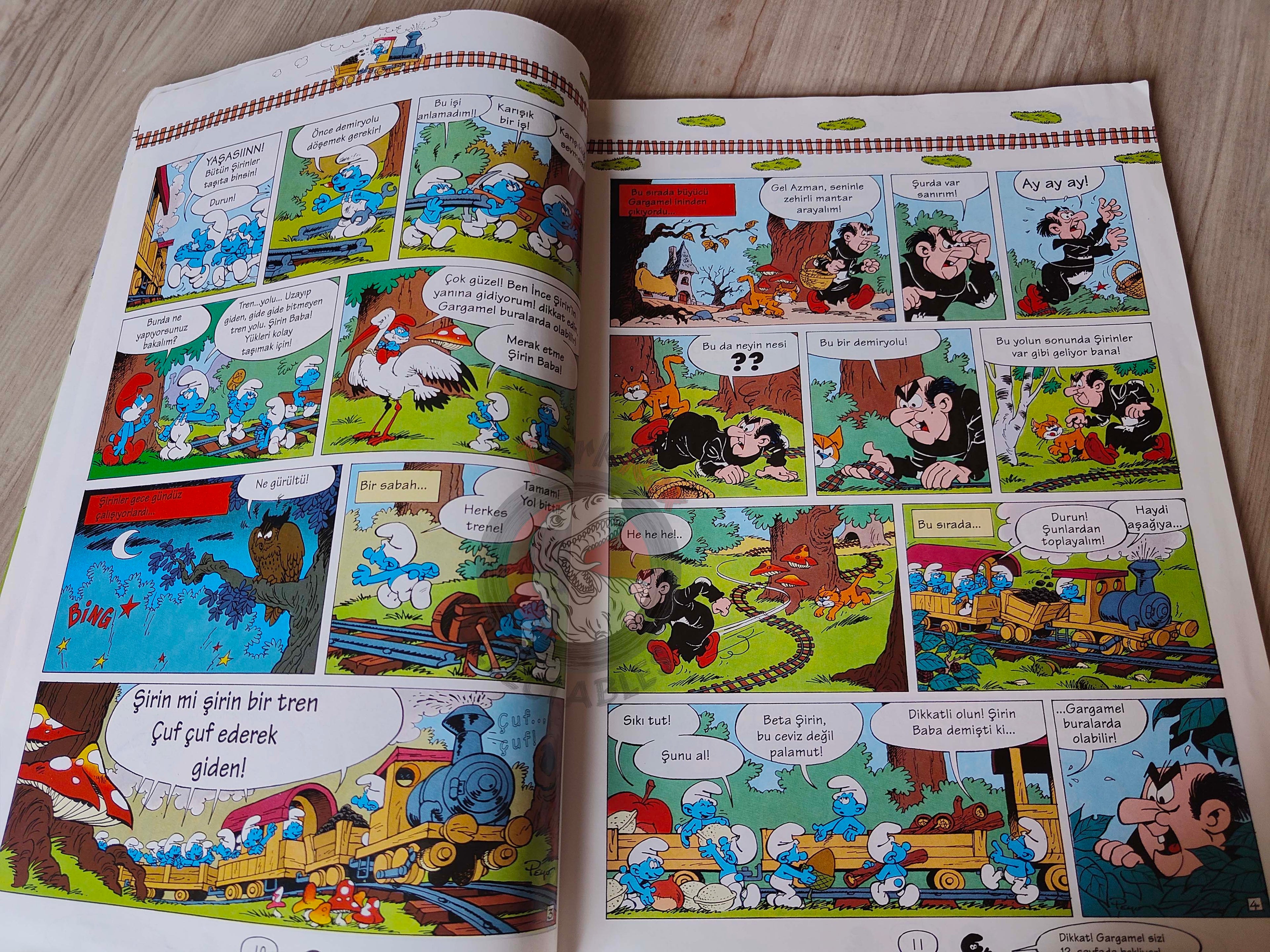 The Smurfs #4 1995 Turkish Comic Magazine Turkey Schtroumpf