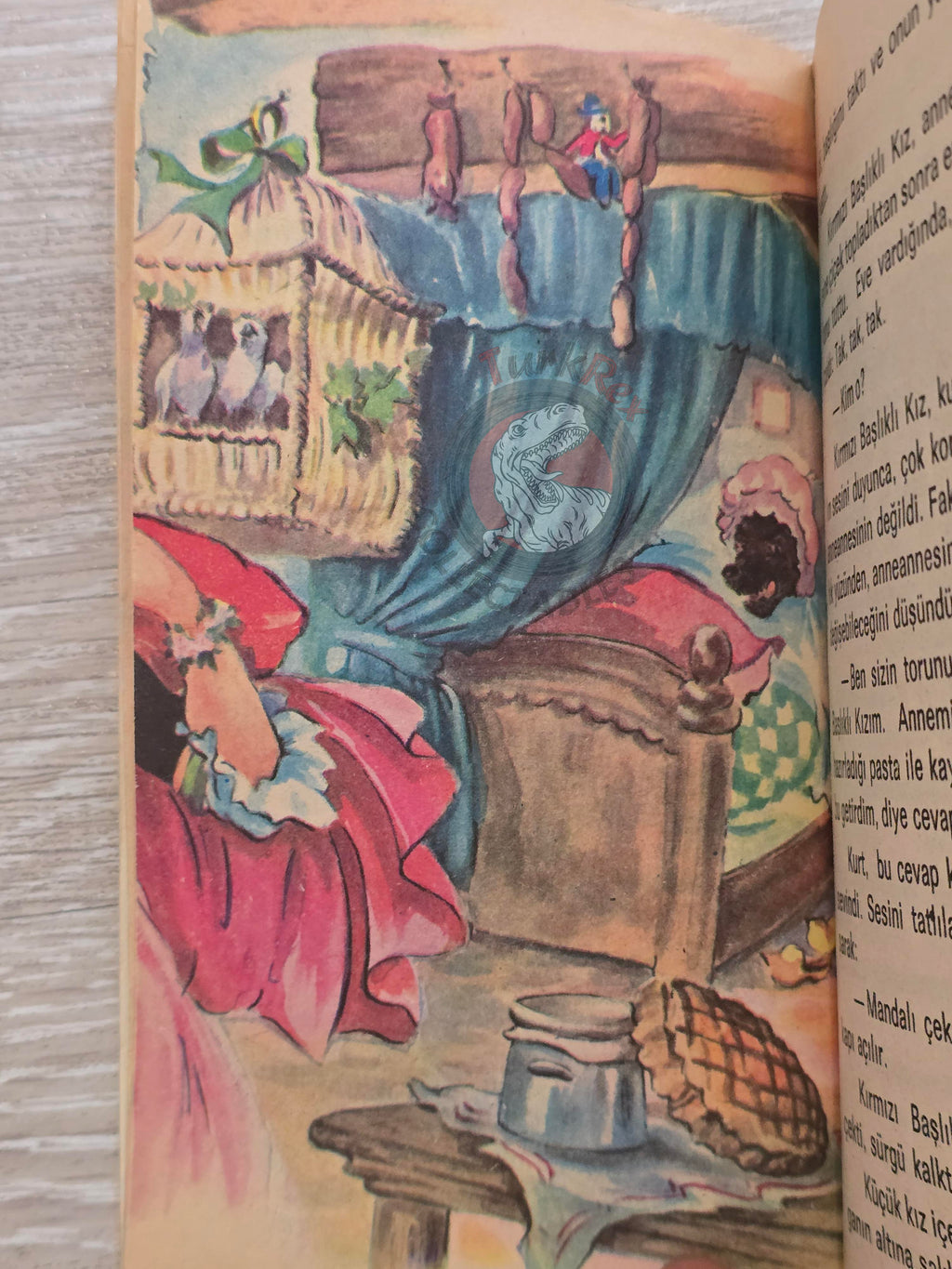 Little Red Riding Hood  – Charles Perrault 1983 Turkish Book Turkey Illustrated Snow White