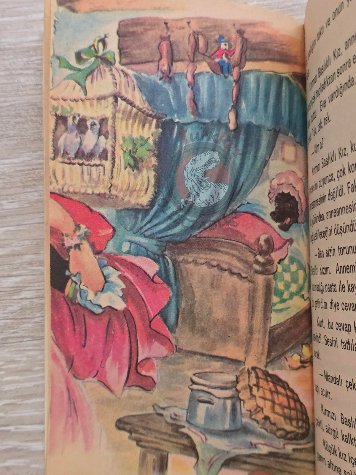 Little Red Riding Hood  – Charles Perrault 1983 Turkish Book Turkey Illustrated Snow White