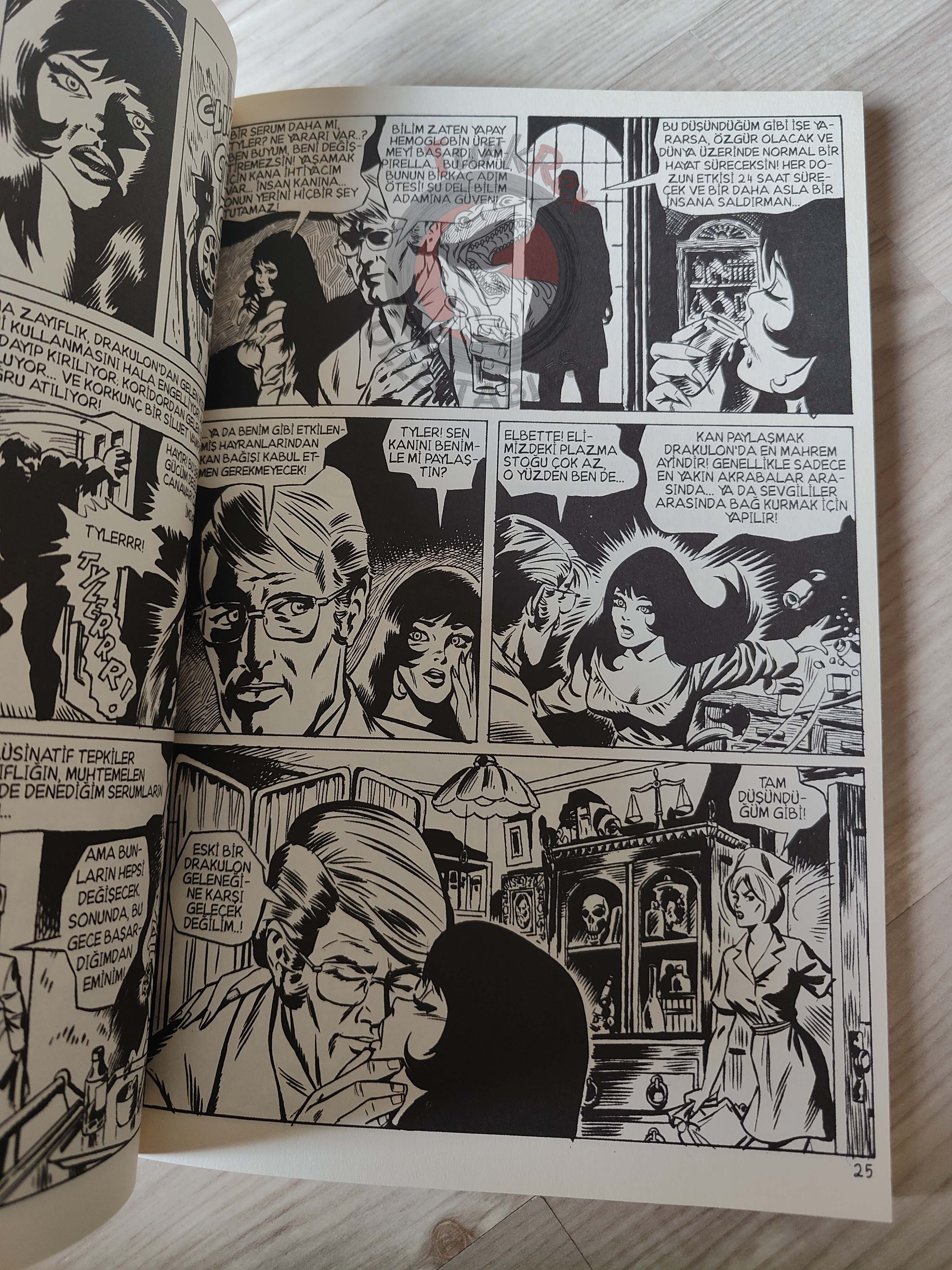 Vampirella Crimson Chronicles #1 2010 Turkish Comic Turkey Jim Silke