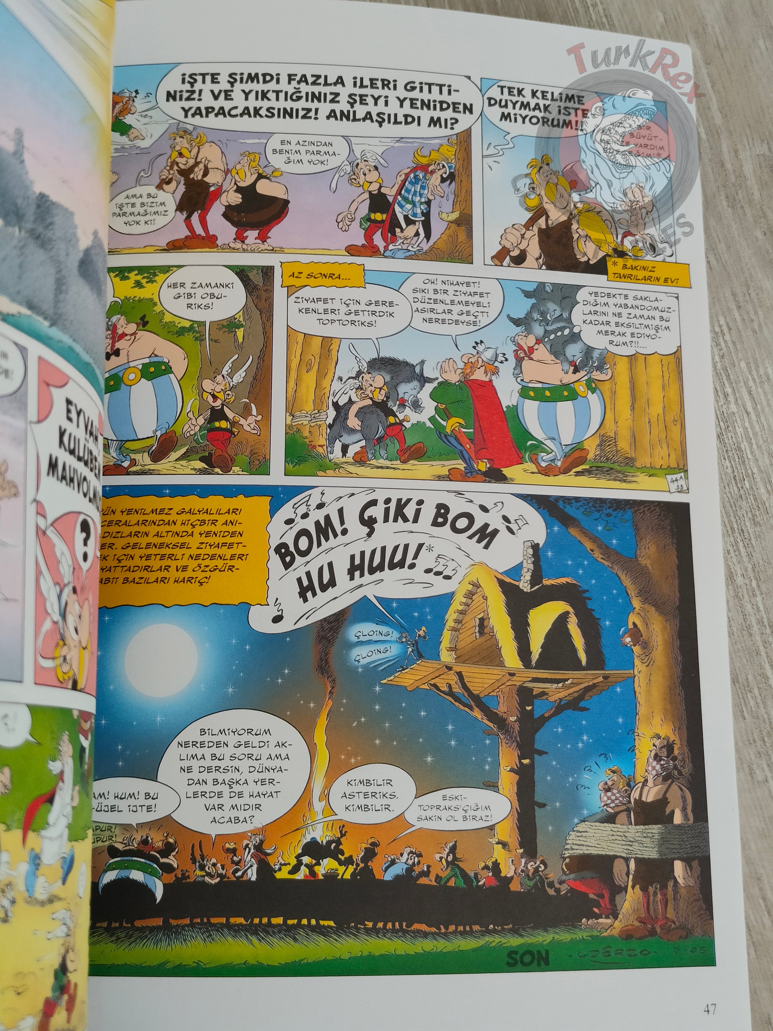 Asterix – Asterix and the Falling Sky 2010 1st Edition Turkish Edition Comic Turkey