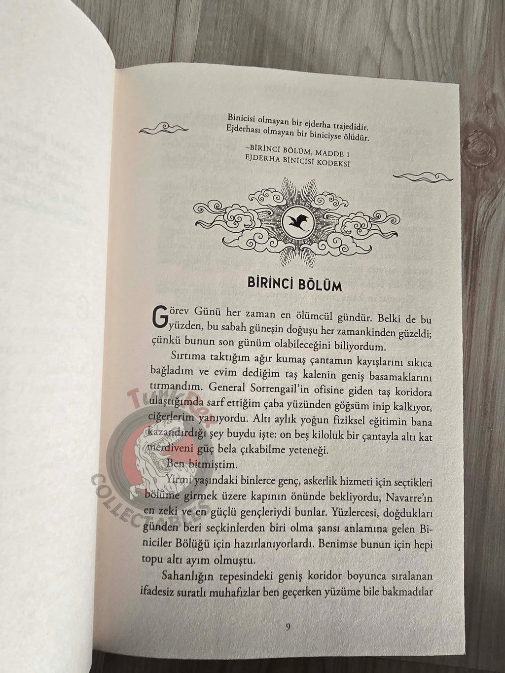 Rebecca Yarros – Fourth Wing 2023 1st HC/DJ Turkish Book Turkey Sprayed edges