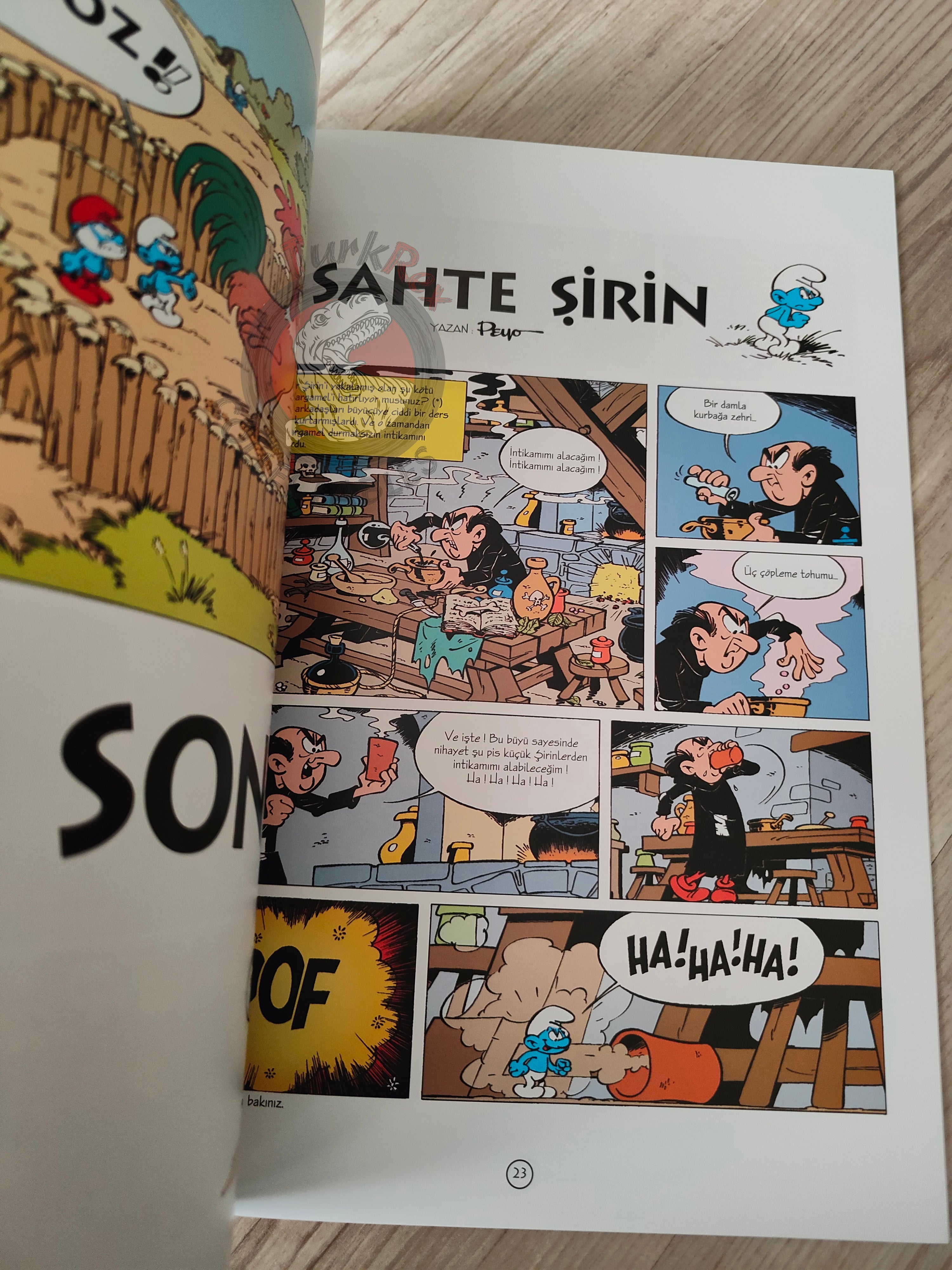 The Smurfs #4 The Egg and the Smurfs 2011 Turkish Comic Turkey Schtroumpf