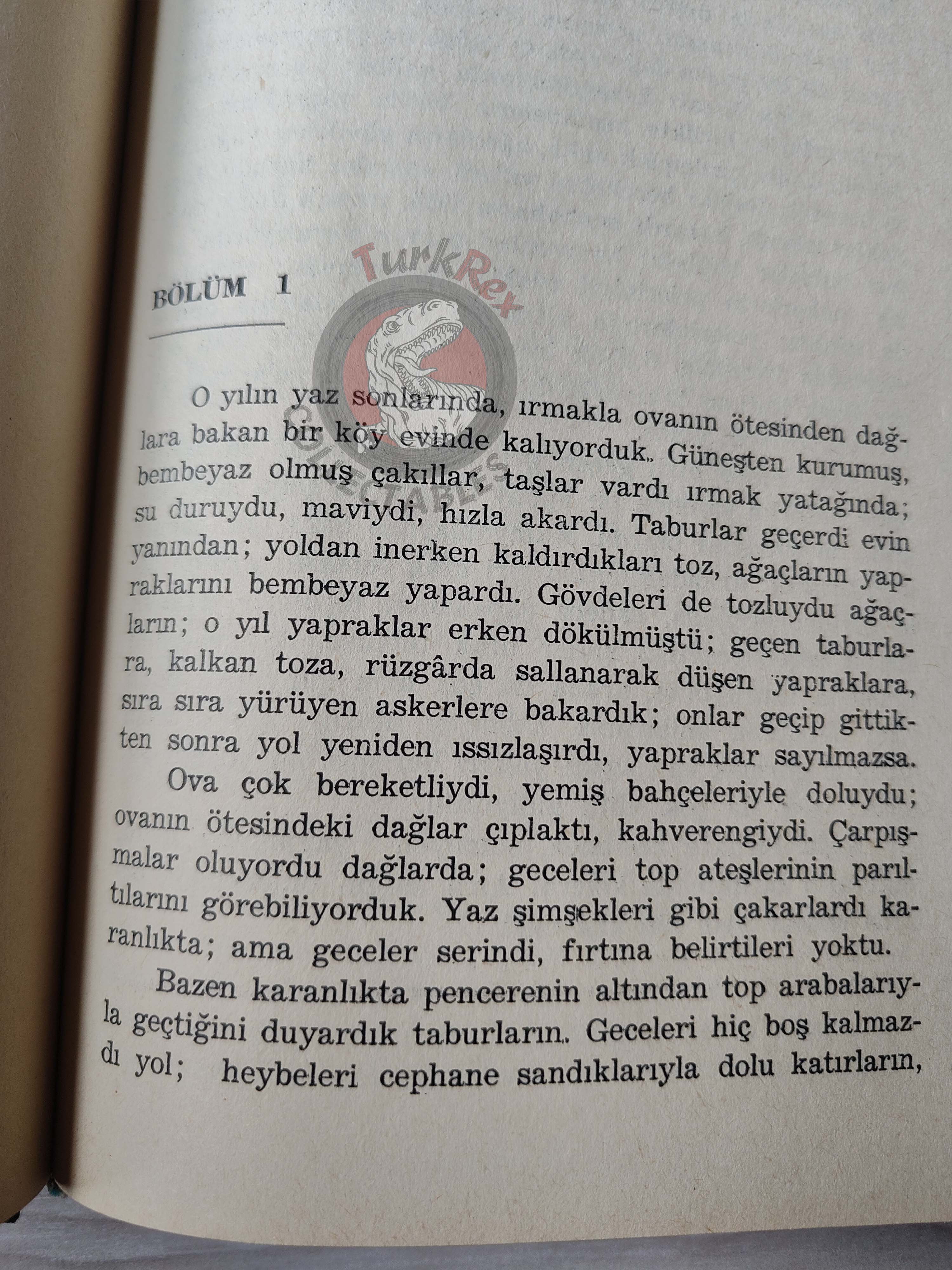 Ernest Hemingway – A Farewell to Arms 1969 HC/DJ Turkish Book Turkey
