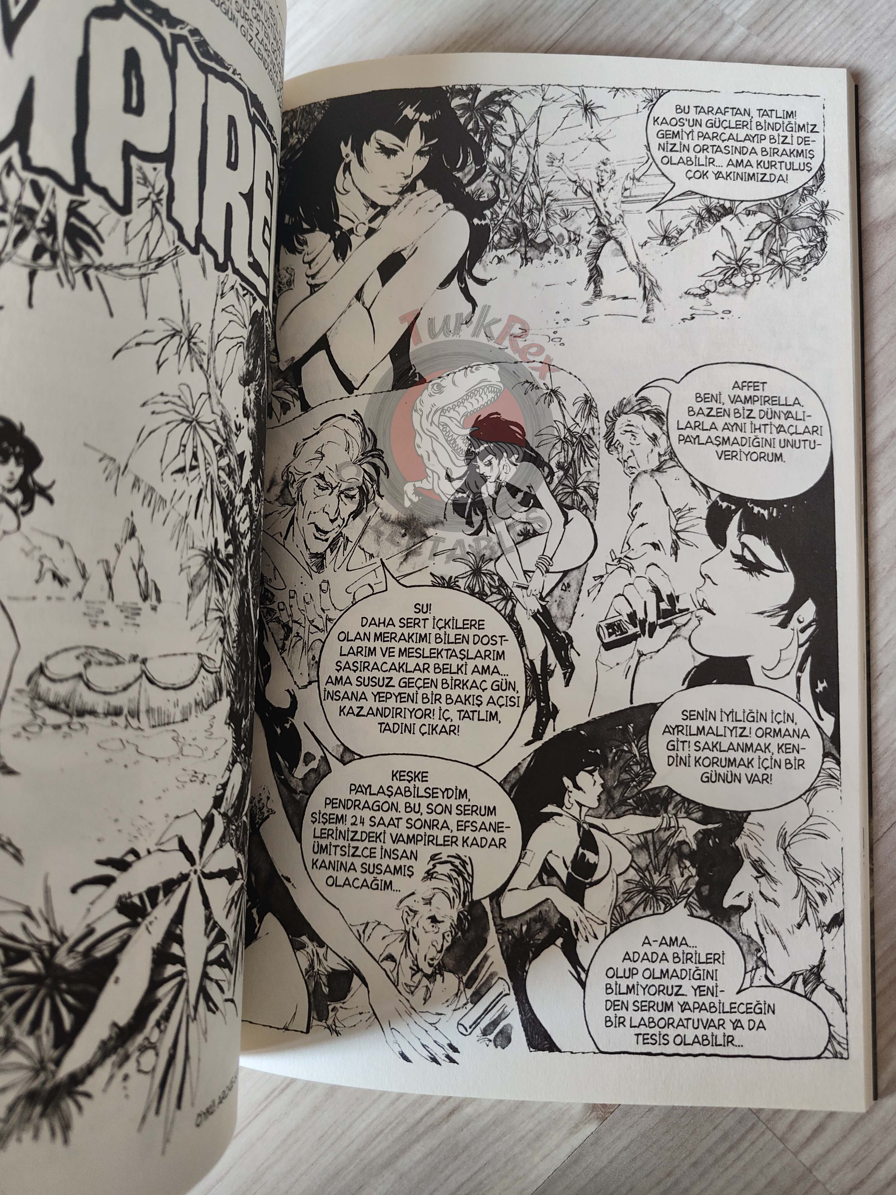 Vampirella Crimson Chronicles #1 2010 Turkish Comic Turkey Joe Jusko