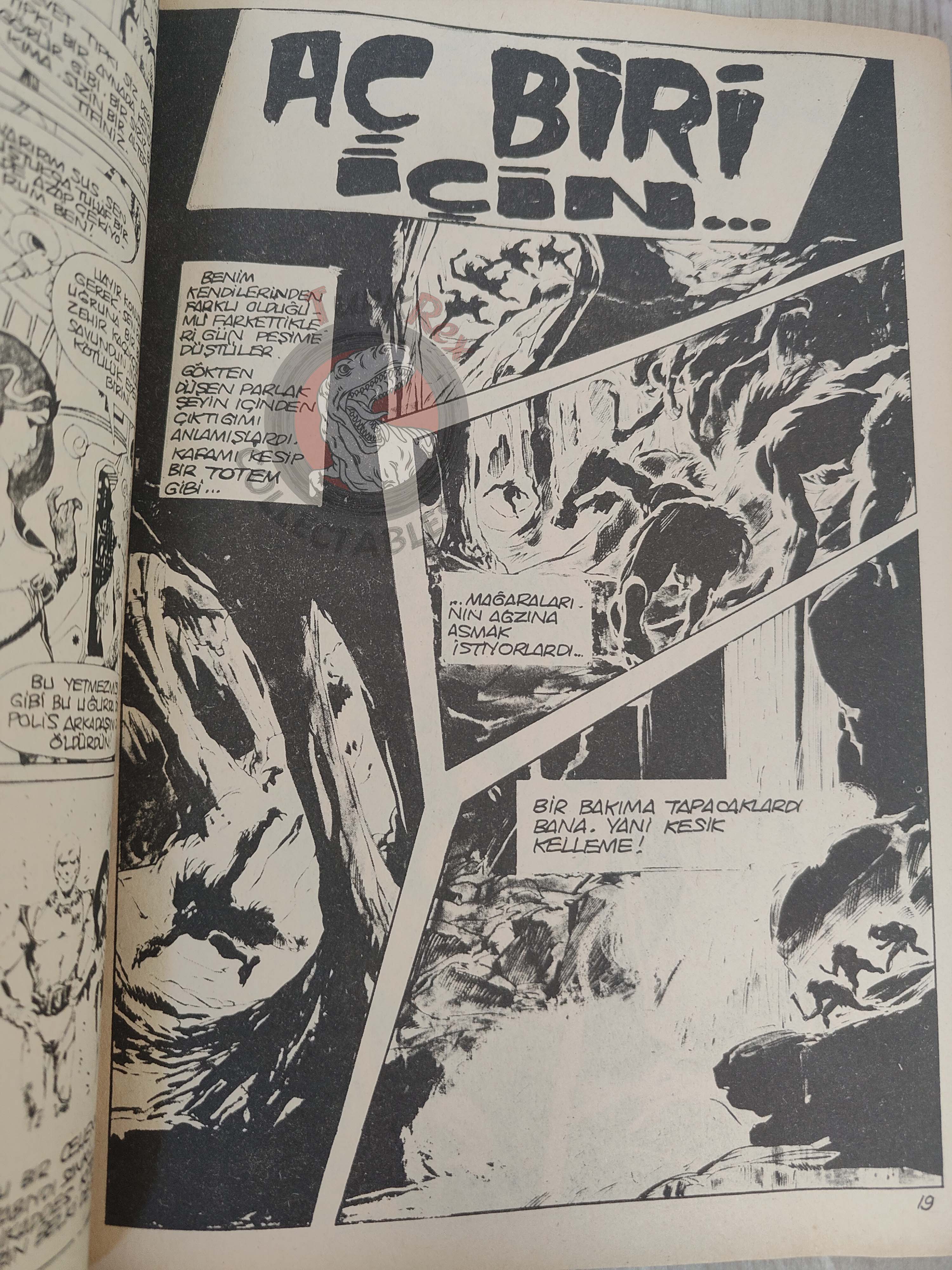 Vampirella #26 1977 Turkish Comic Turkey Warren Publishing cover #59 Space 1999