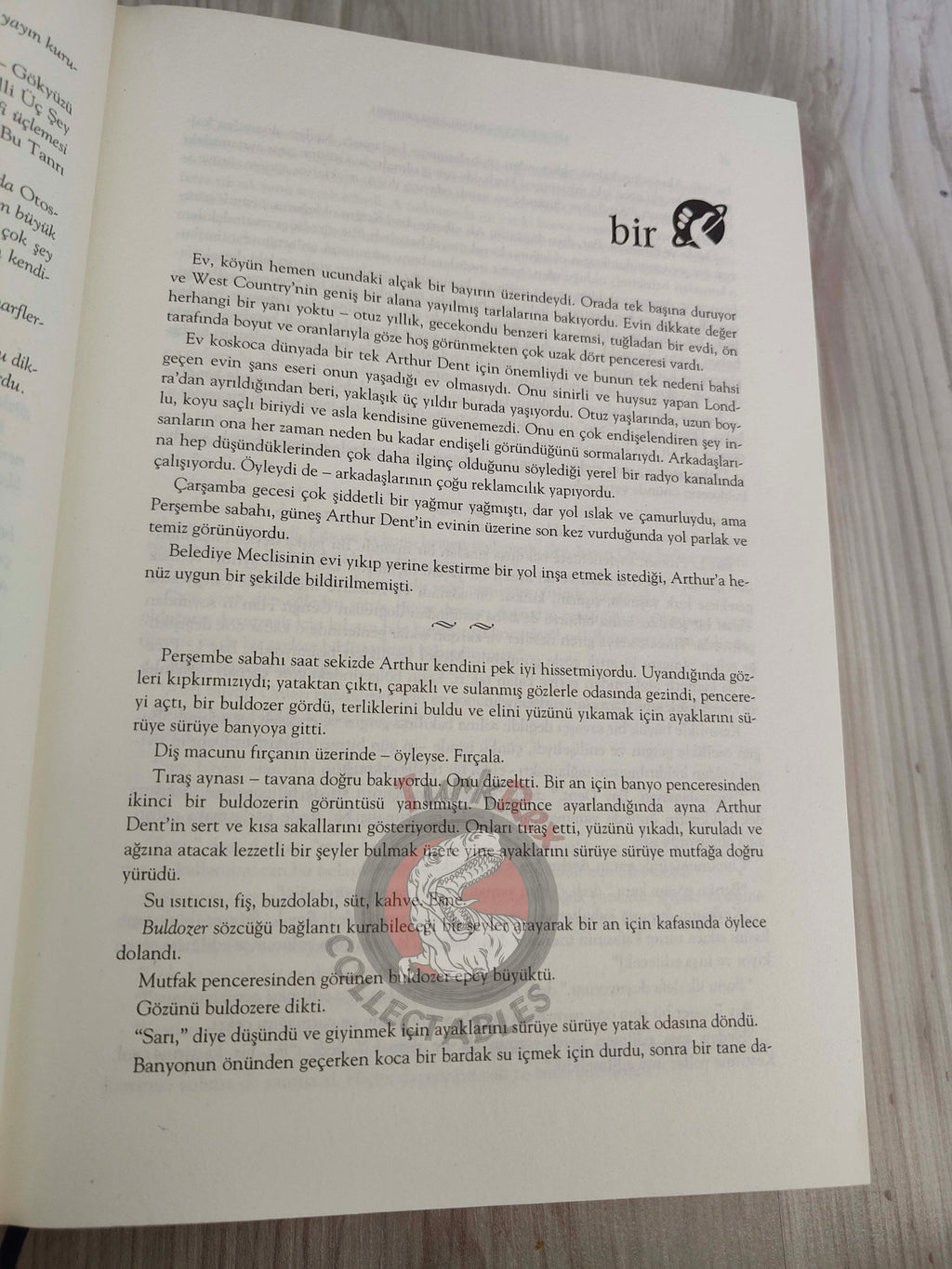 Douglas Adams – The Hitchhiker’s Guide to the Galaxy 2015 HC/DJ Turkish Book Turkey