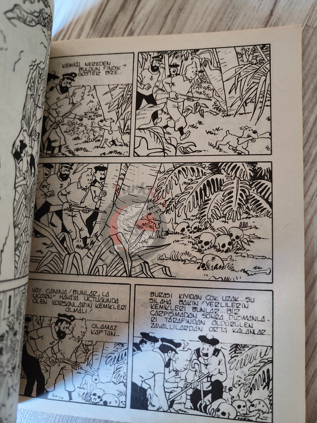 Tintin –  Red Rackham's Treasure mid 1980s Turkish Edition Comic Turkey 1