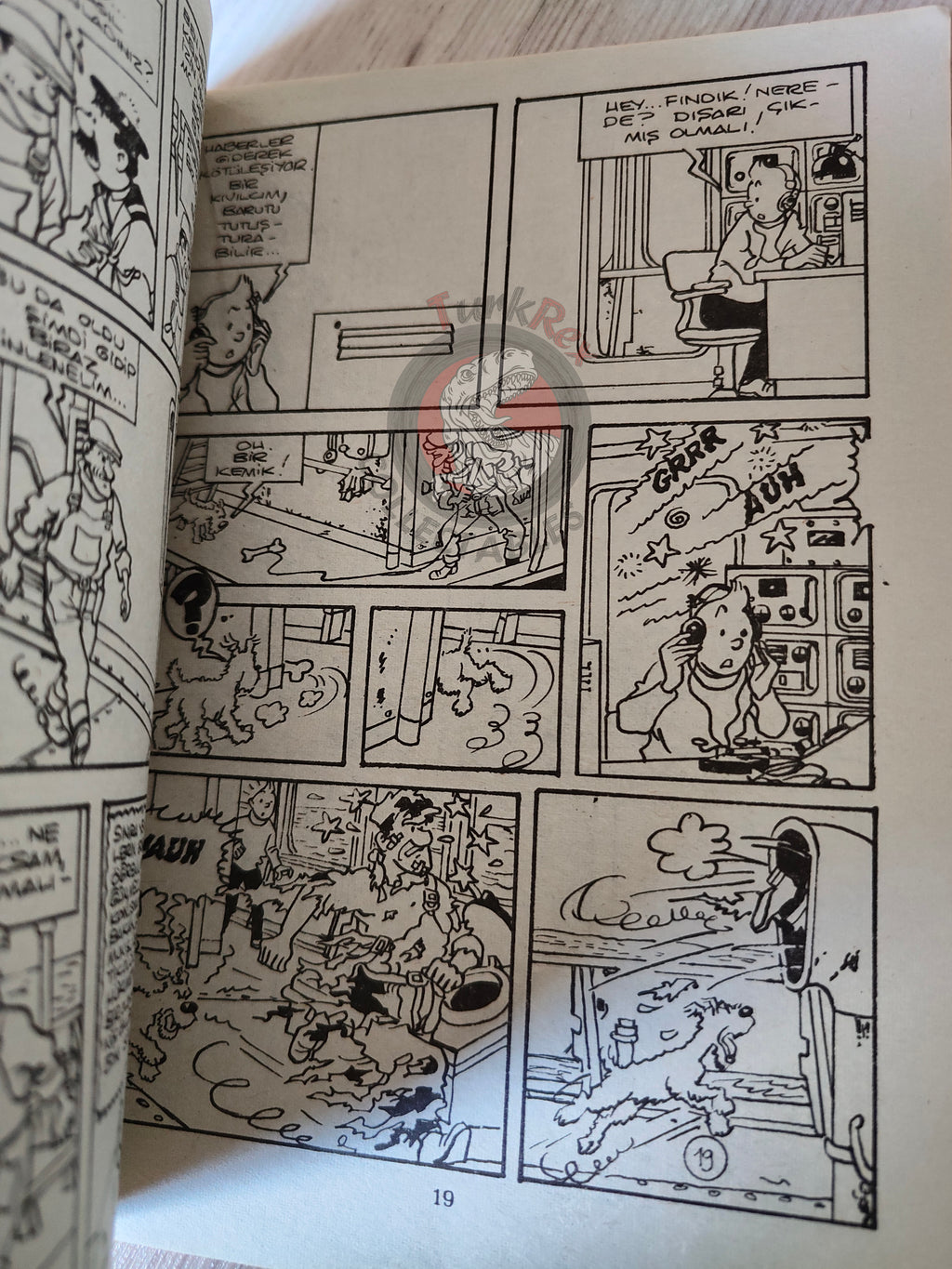 Tintin – Land of Black Gold mid 1980s Turkish Edition Comic Turkey 1