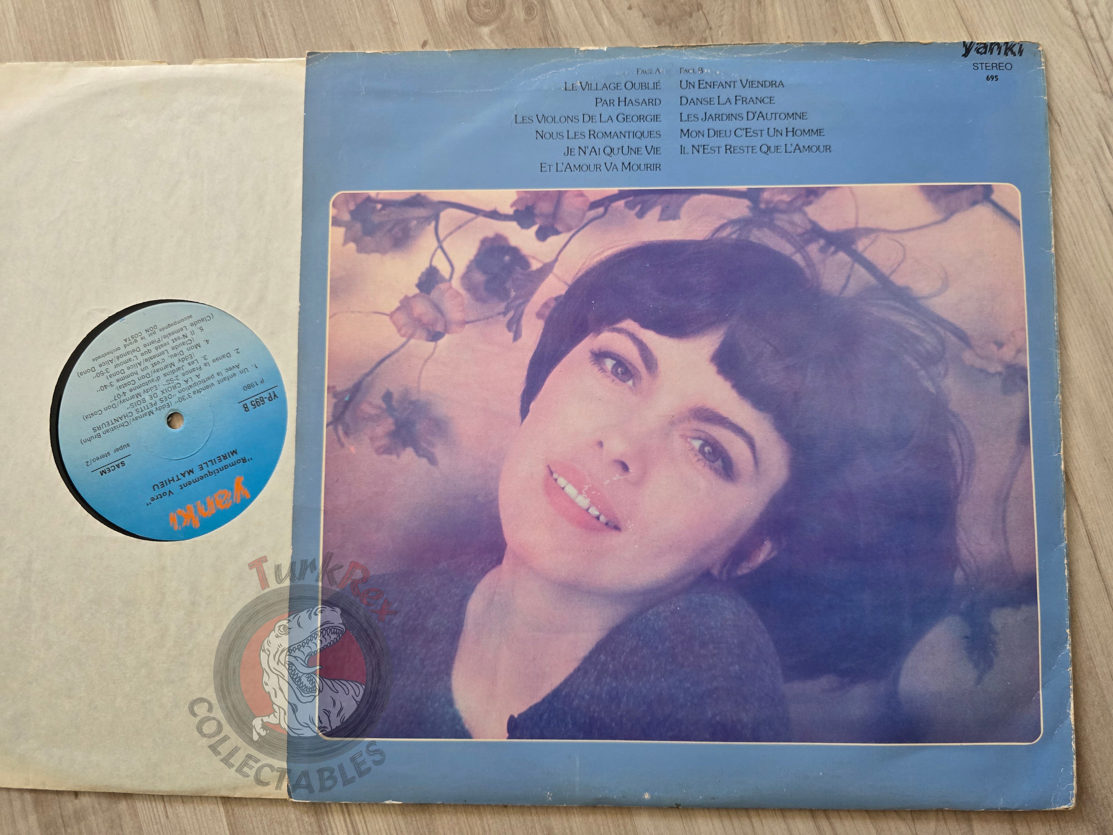 Mireille Mathieu – Romantiquement Vôtre...Un Enfant Viendra Turkish Pressing Vinyl Turkey Edition