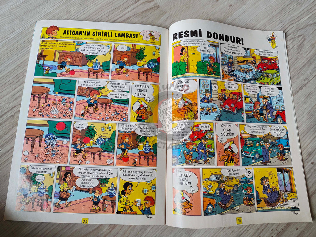 The Smurfs #20 1996 Turkish Comic Magazine Turkey Schtroumpf Pierrot et la lampe